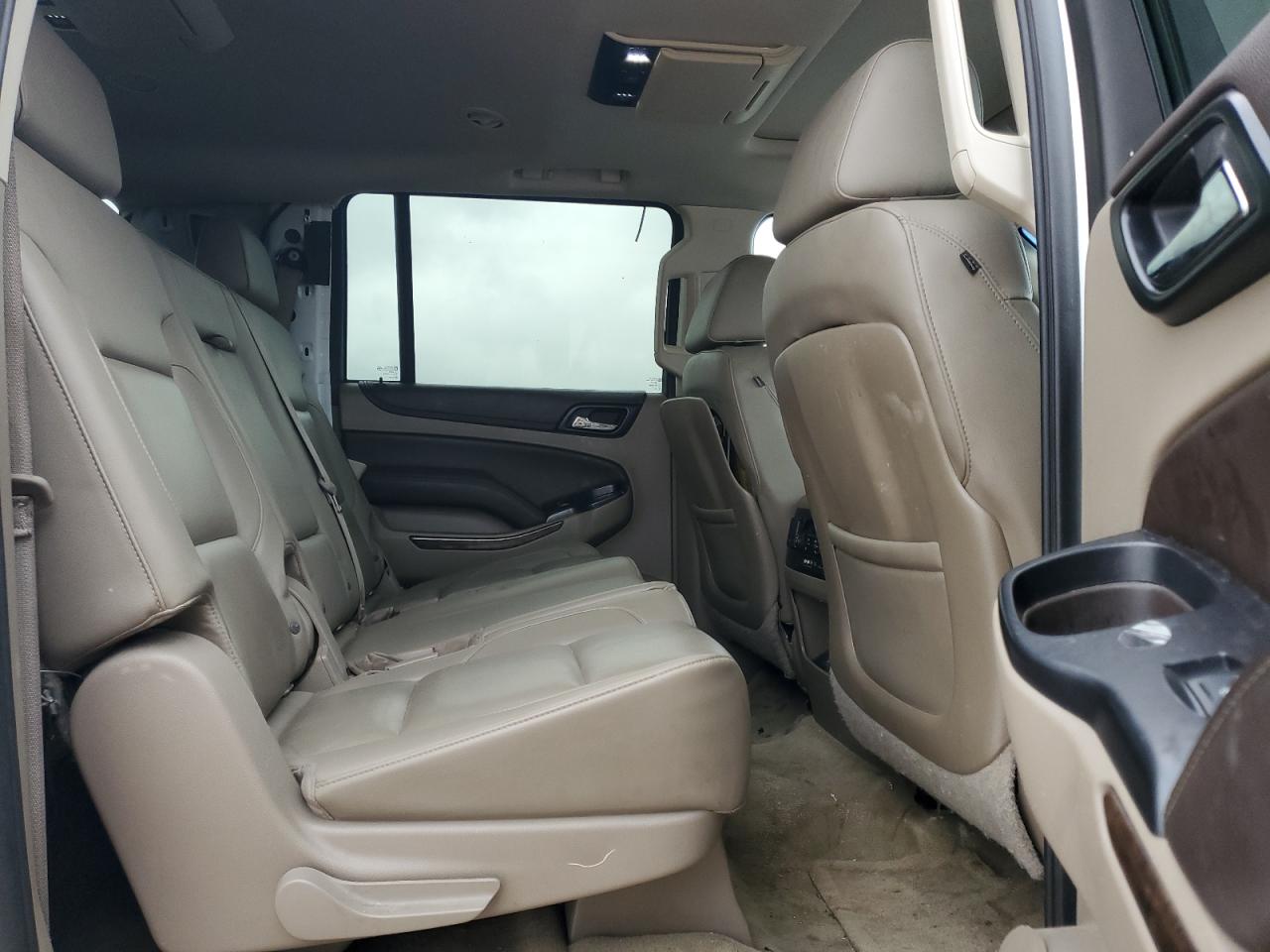 2015 Chevrolet Suburban VIN 1GNSKJKC8FR642333 Copart auction photo, rear end / minor dent/scratches damage thumbnail 11