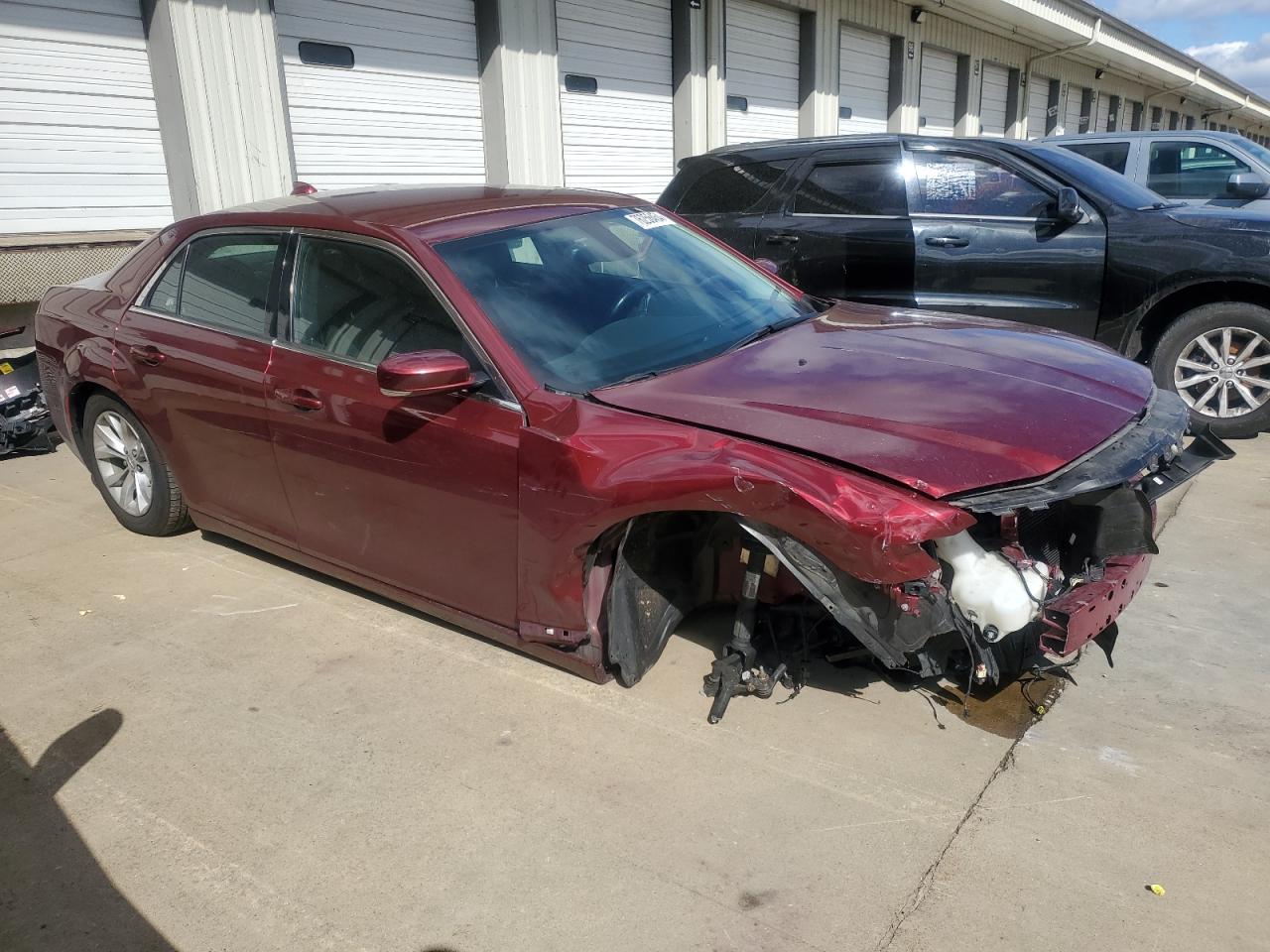 2015 Chrysler 300 VIN 2C3CCAAG9FH818390 Copart auction photo, front end damage thumbnail 4