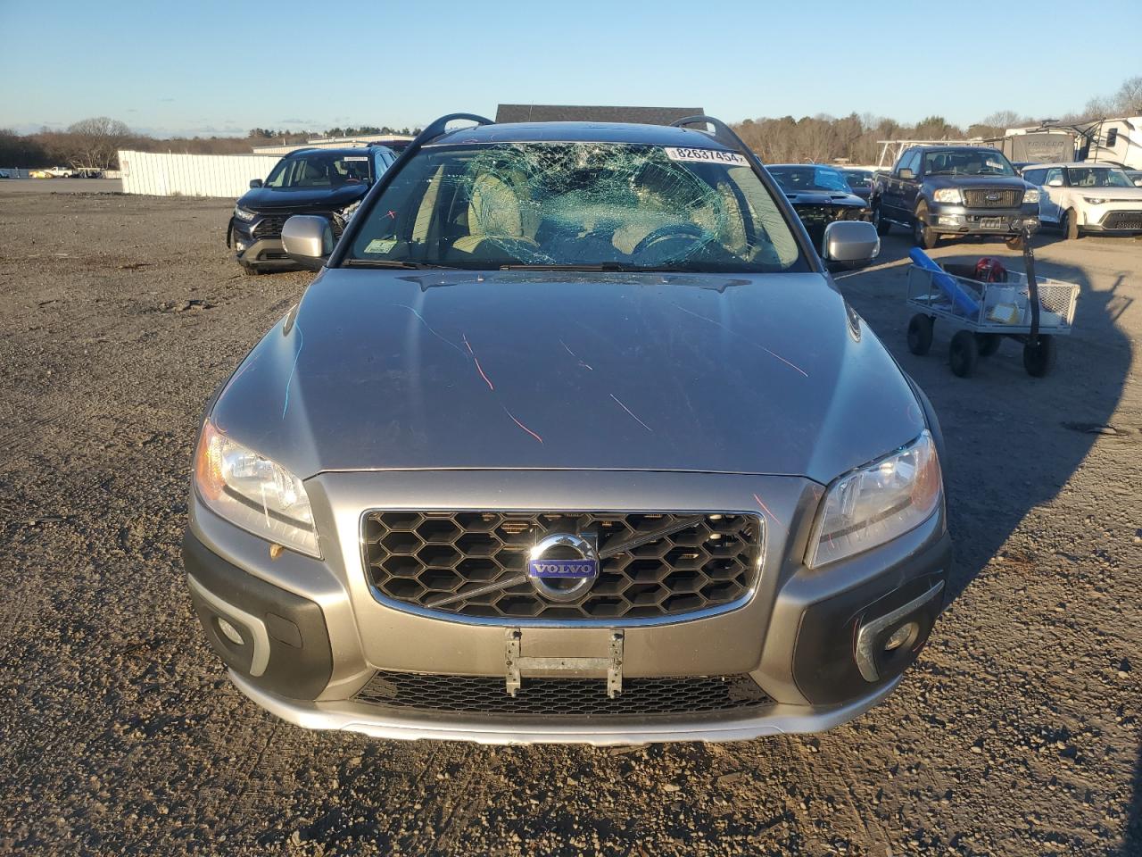 2016 Volvo XC70 VIN YV4612NK9G1261318 Copart auction photo, front end / minor dent/scratches damage thumbnail 5