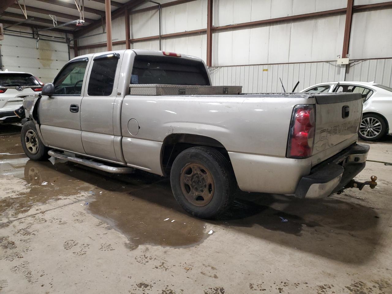 2004 Chevrolet Silverado VIN 1GCEC19X84Z301118 Copart auction photo, front end / side damage thumbnail 2