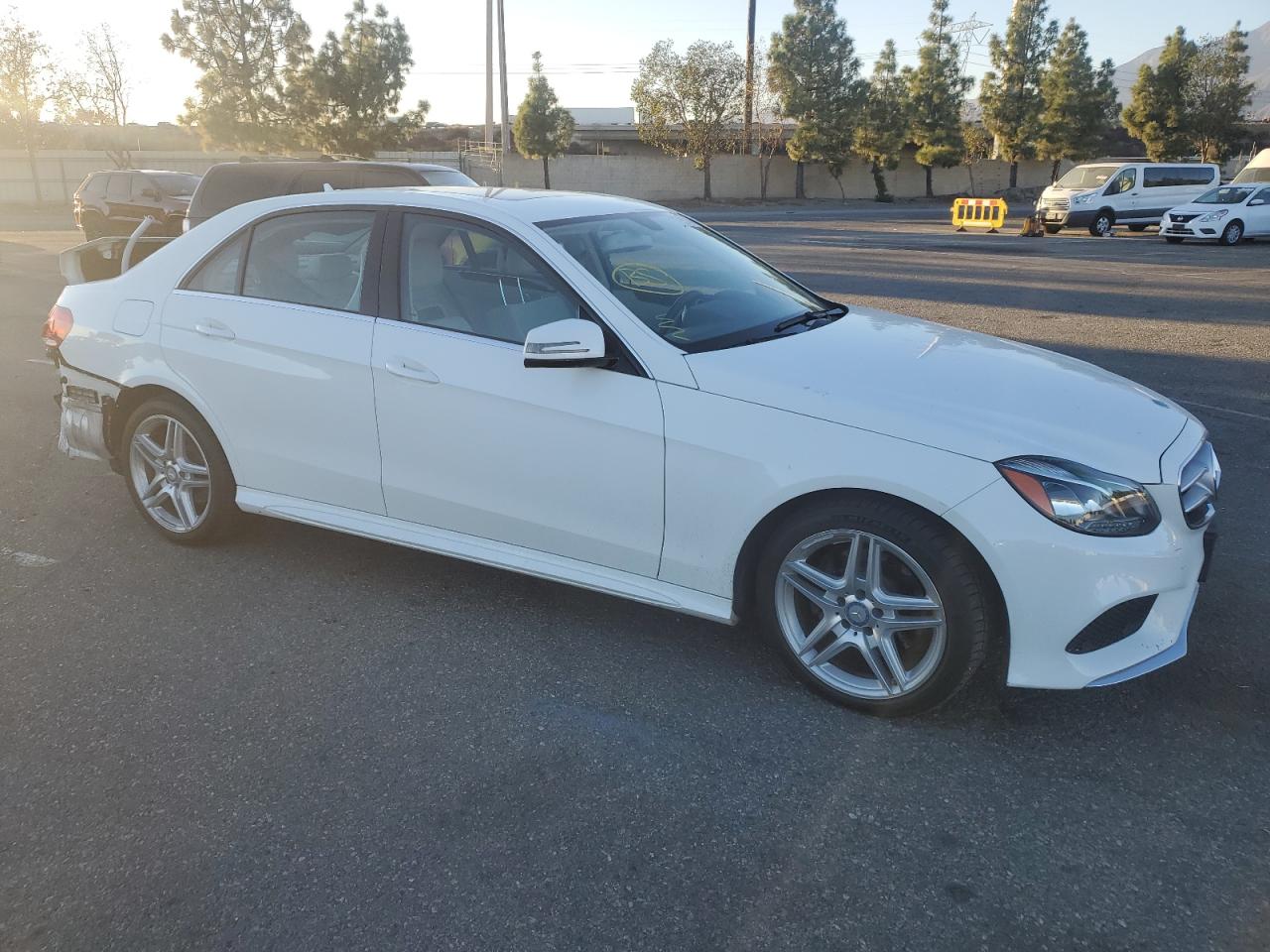 2014 Mercedes-Benz E-klasse VIN WDDHF5KB8EA824204 Copart auction photo, rear end damage thumbnail 4