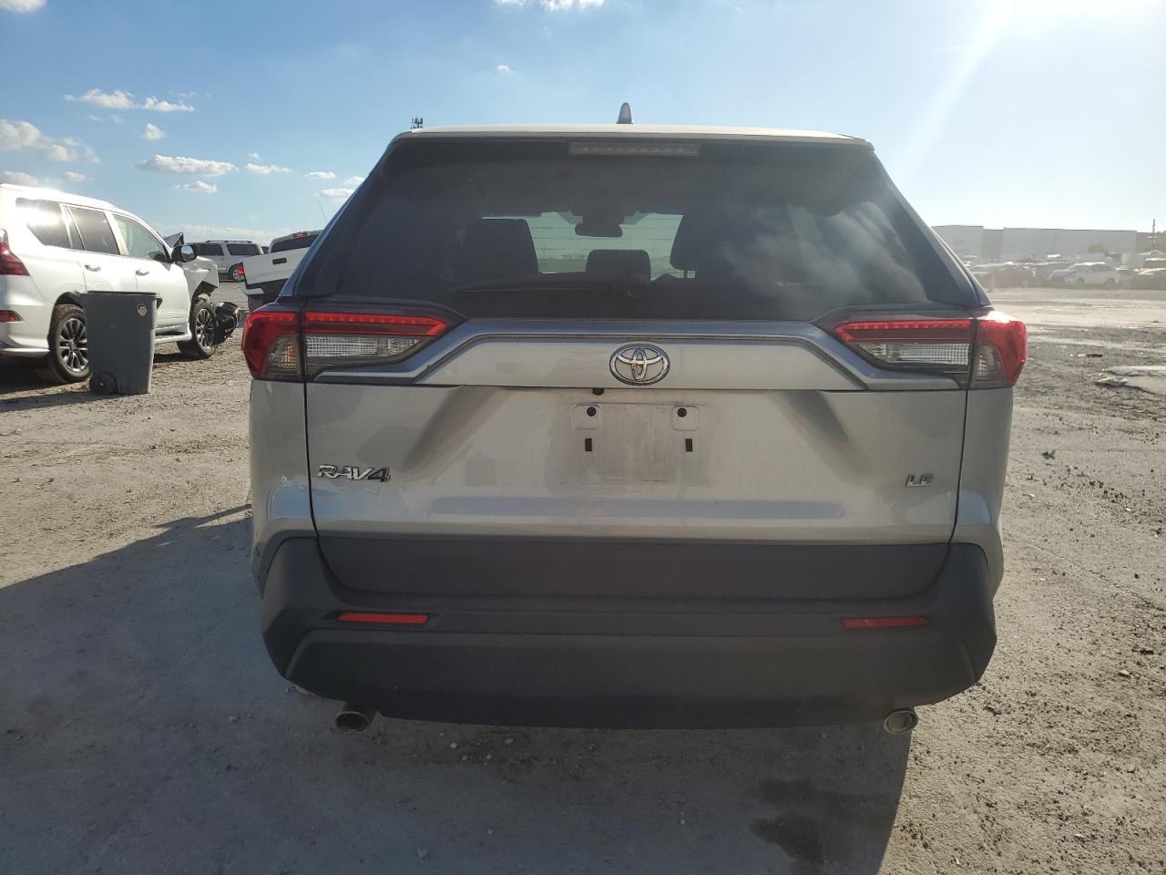 2022 Toyota RAV 4 VIN 2T3H1RFV6NC173551 Copart auction photo, front end damage thumbnail 6