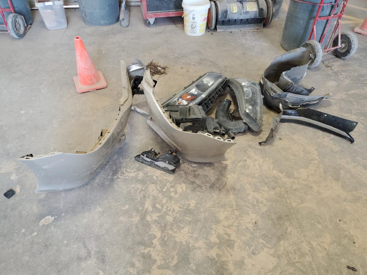2013 Honda Accord VIN 1HGCR2F53DA111354 Copart auction photo, front end / minor dent/scratches damage thumbnail 12