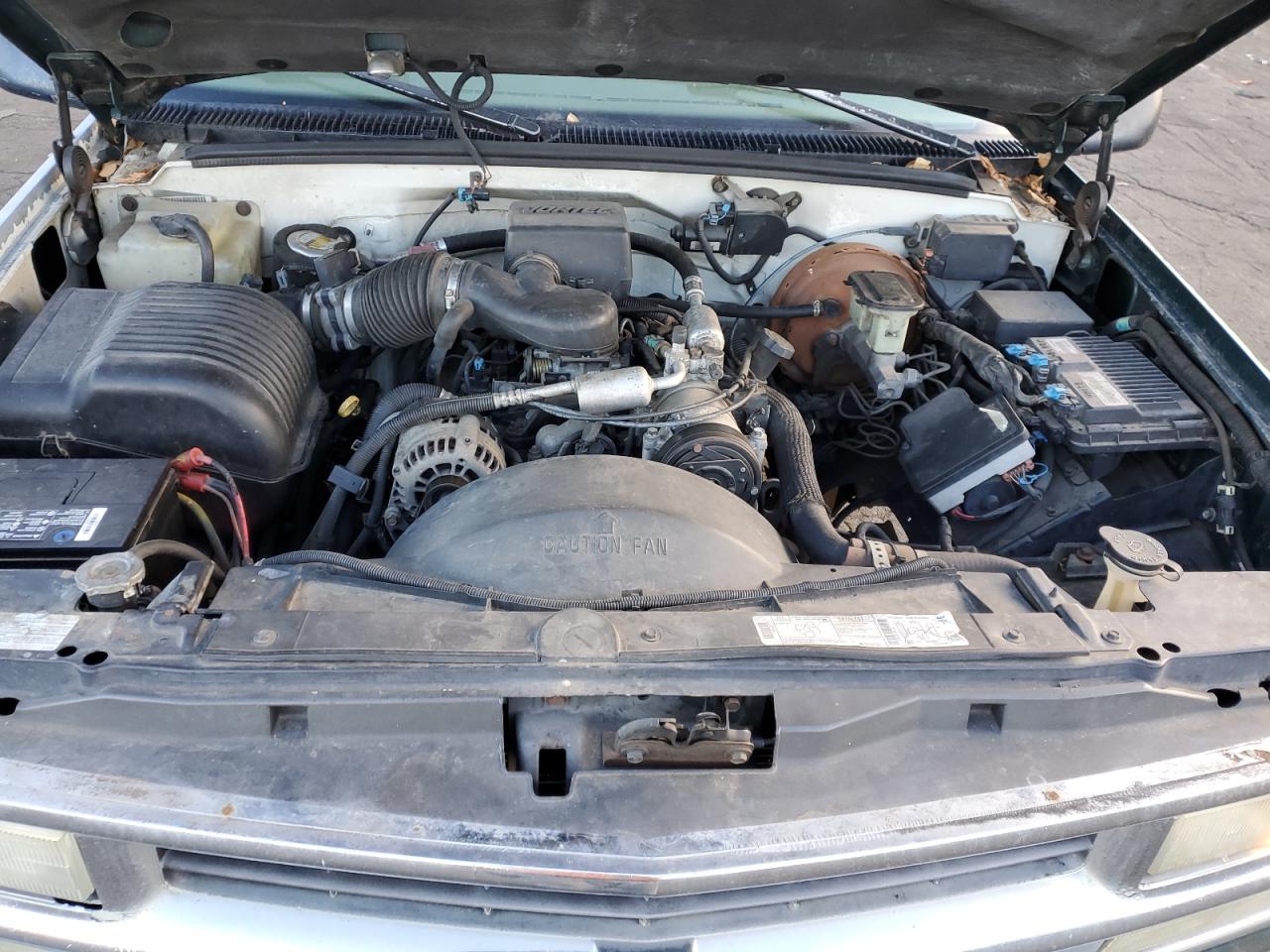 1997 GMC Yukon VIN 1GKEK13R0VJ734501 Copart auction photo, minor dent/scratches damage thumbnail 11