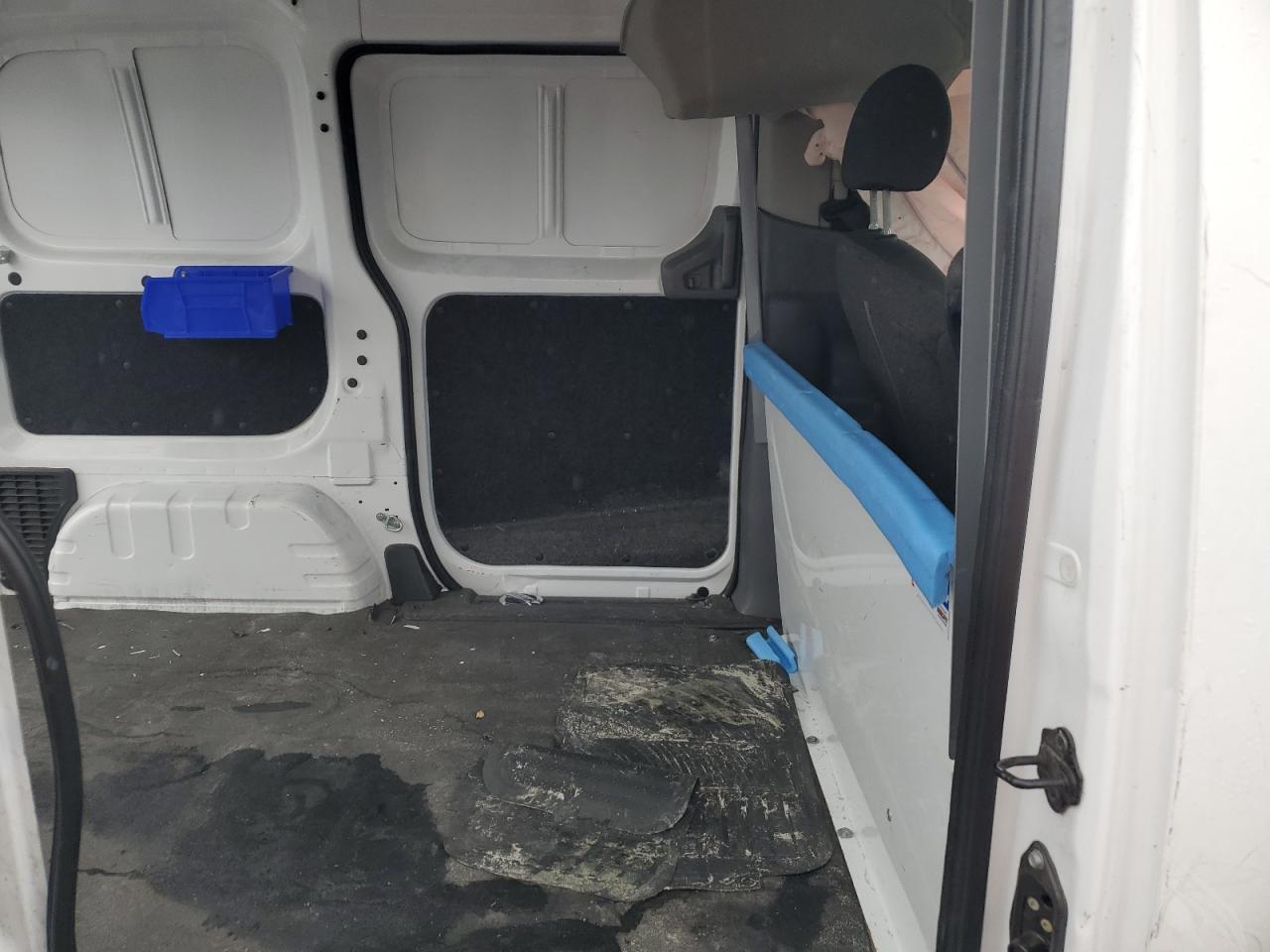 2017 Nissan NV VIN 3N6CM0KN7HK697128 Copart auction photo, side / front end damage thumbnail 11