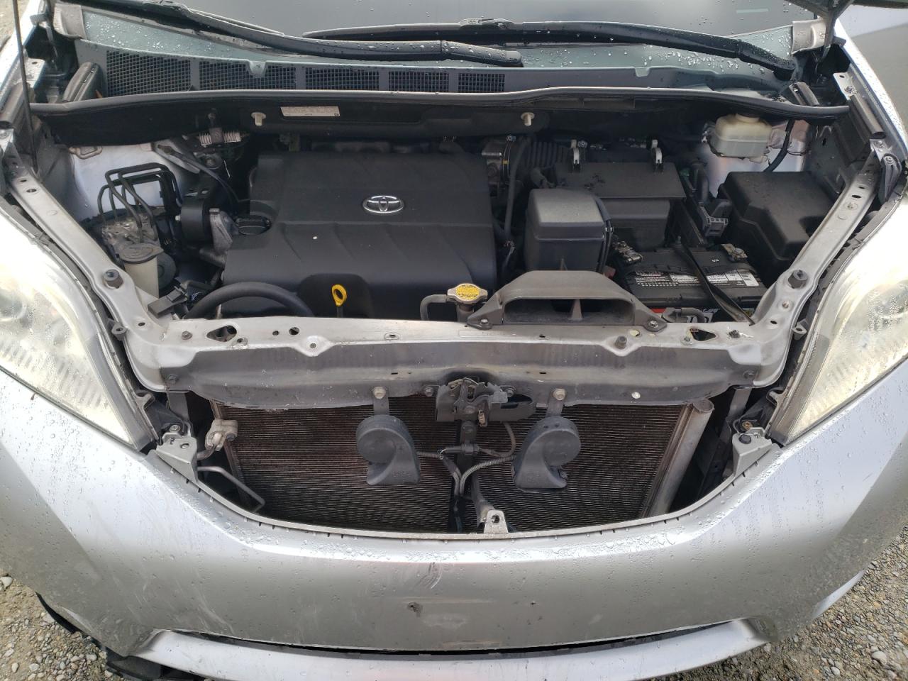 2011 Toyota Sienna VIN 5TDKK3DC5BS139100 Copart auction photo, front end damage thumbnail 12