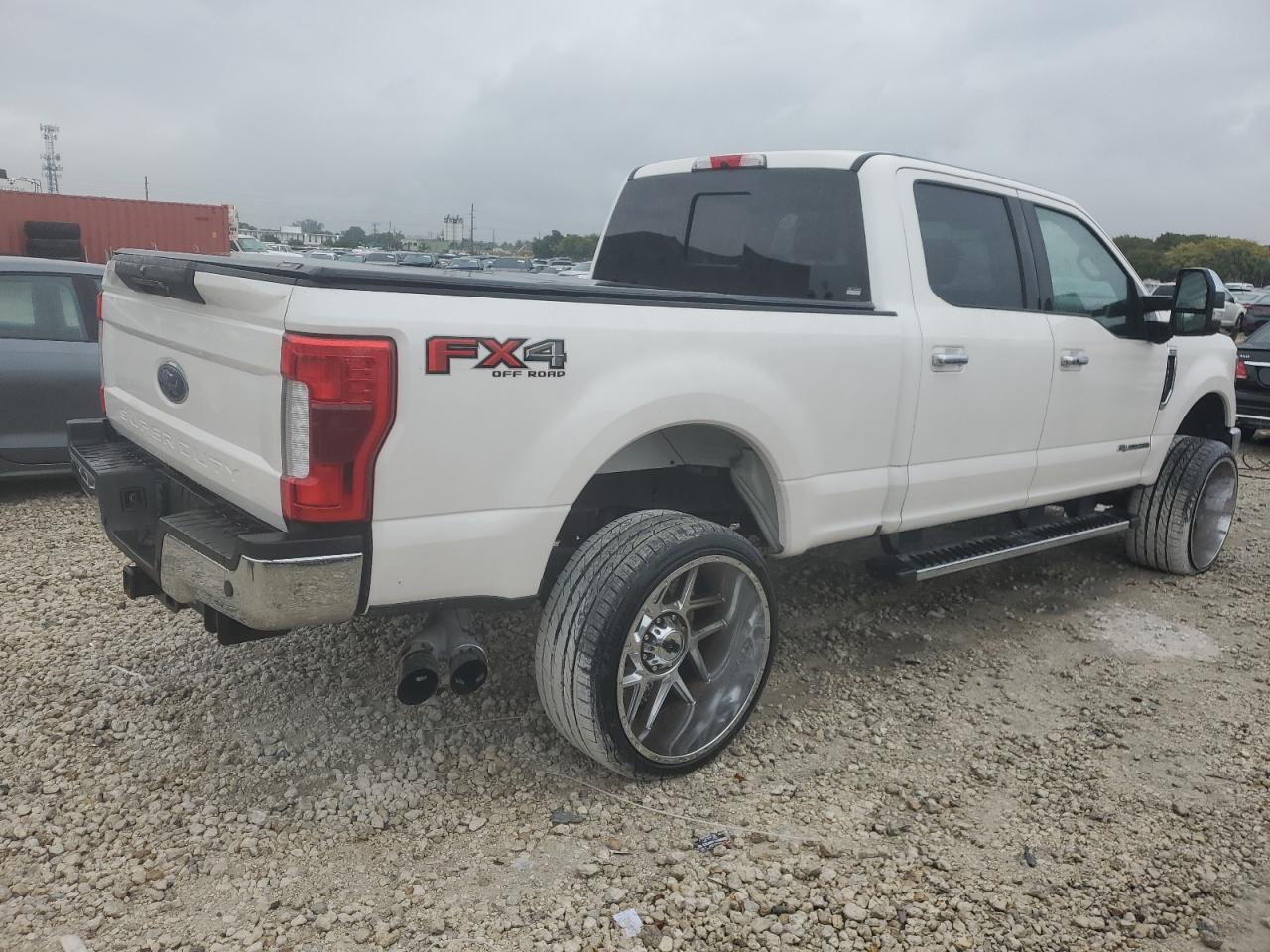 2018 Ford F250 VIN 1FT7W2BT6JEB87720 Copart auction photo, vandalism / missing/altered vin damage thumbnail 3