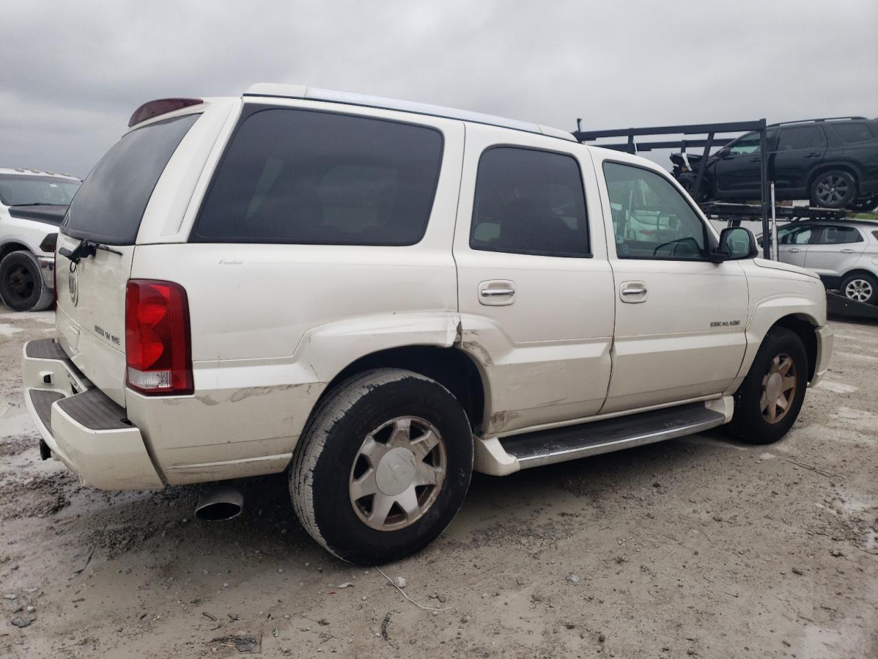 2004 Cadillac Escalade VIN 1GYEC63T44R107005 Copart auction photo, rear end / side damage thumbnail 3