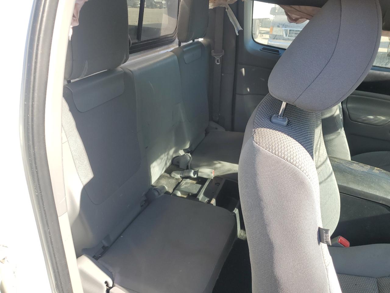 2015 Toyota Tacoma VIN 5TFTX4CN4FX052206 Copart auction photo, all over damage thumbnail 10