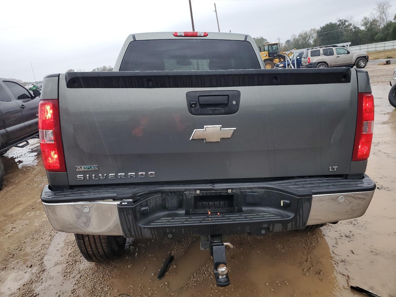 2011 Chevrolet Silverado VIN 3GCPKSE33BG188860 Copart auction photo, side damage thumbnail 6