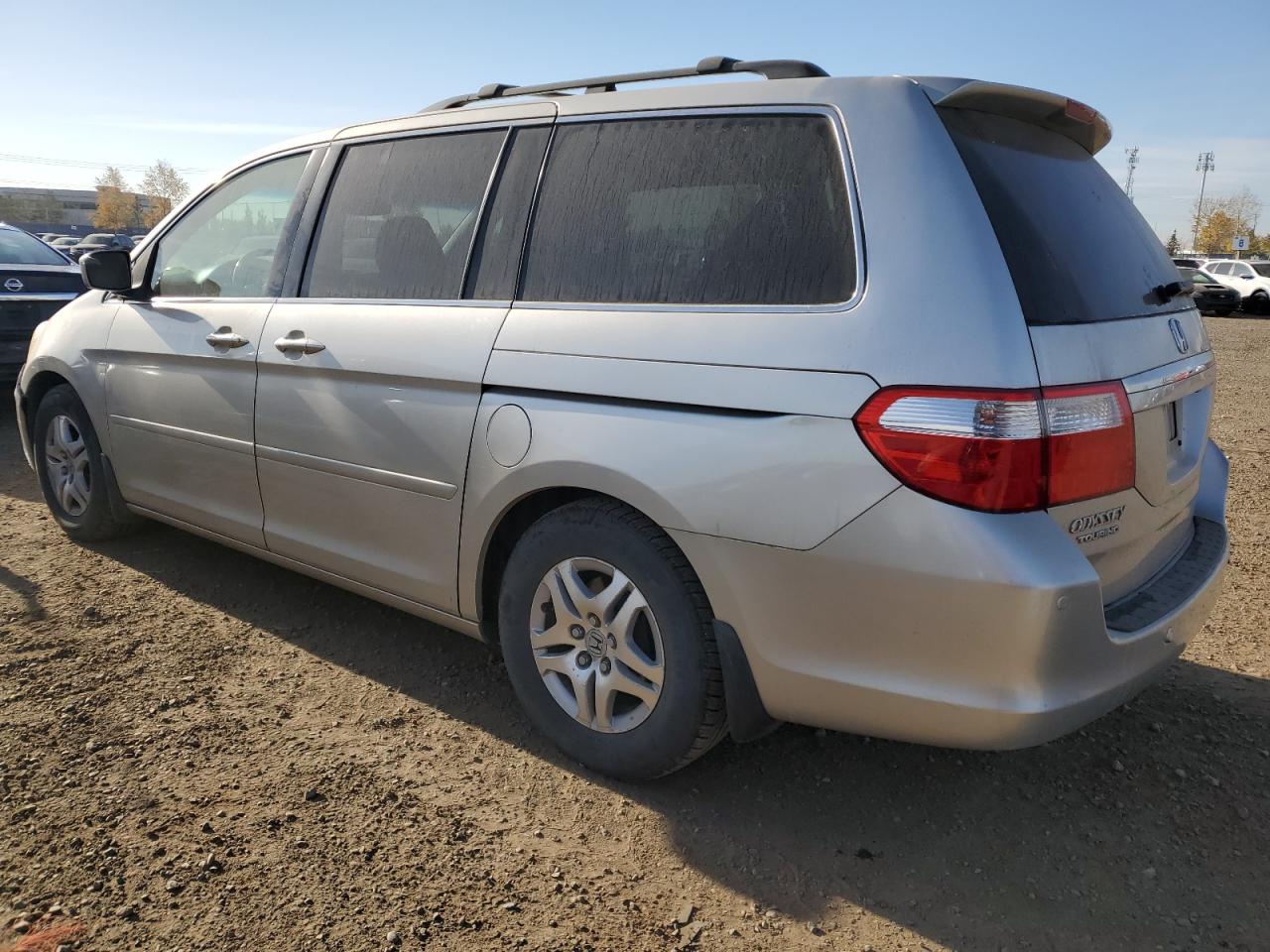 2007 Honda Odyssey VIN 5FNRL38847B512057 Copart auction photo, front end / hail damage thumbnail 2