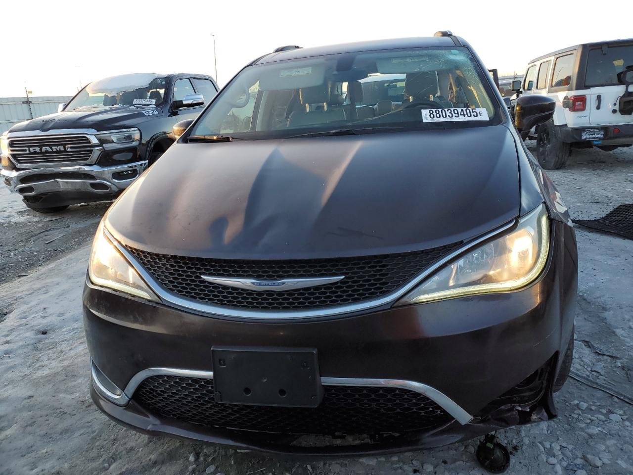 2018 Chrysler Pacifica VIN 2C4RC1BG6JR104806 Copart auction photo, all over damage thumbnail 5
