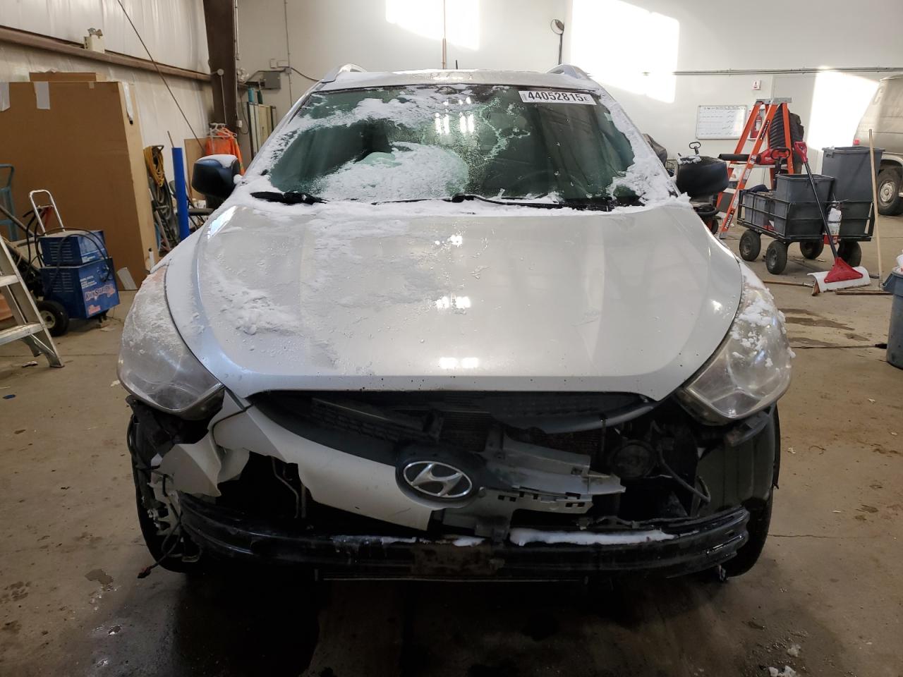 2012 Hyundai Tucson VIN KM8JUCAC8CU424196 Copart auction photo, front end / rear end damage thumbnail 5