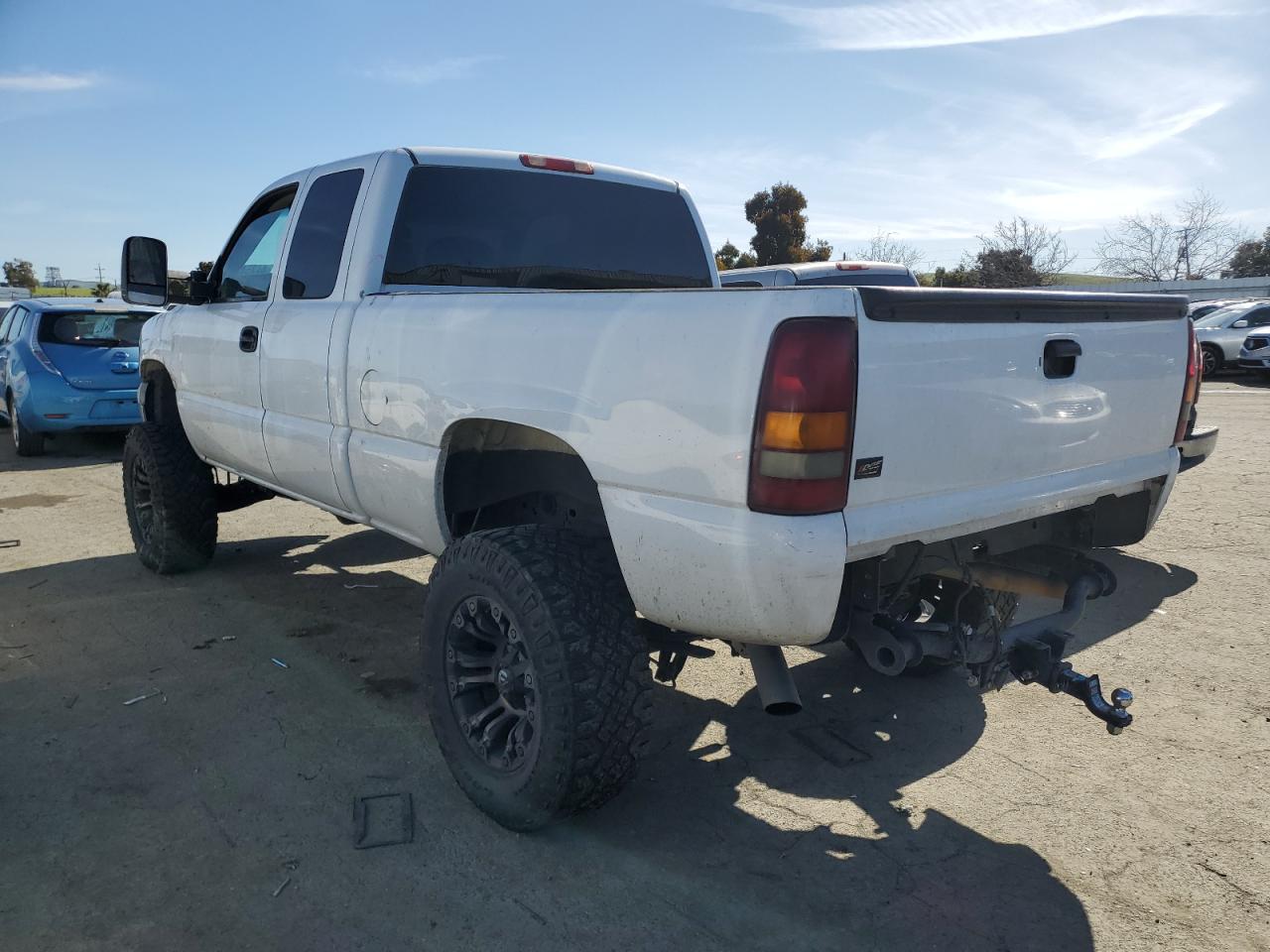 2000 Chevrolet Silverado VIN 1GCEK19T1YE383285 Copart auction photo, rear end damage thumbnail 2