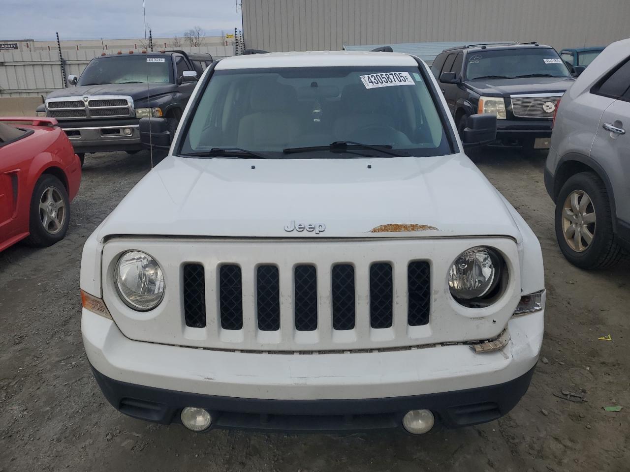 2015 Jeep Liberty (Patriot) VIN 1C4NJPBB1FD152770 Copart auction photo, front end damage thumbnail 5