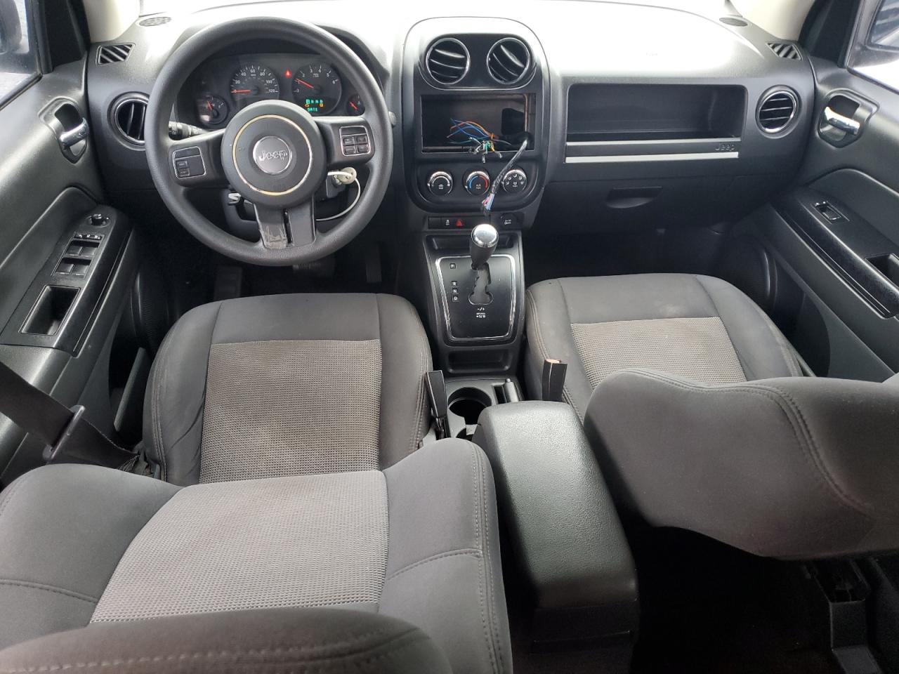 2013 Jeep Compass VIN 1C4NJCBA3DD245948 Copart auction photo, minor dent/scratches damage thumbnail 8