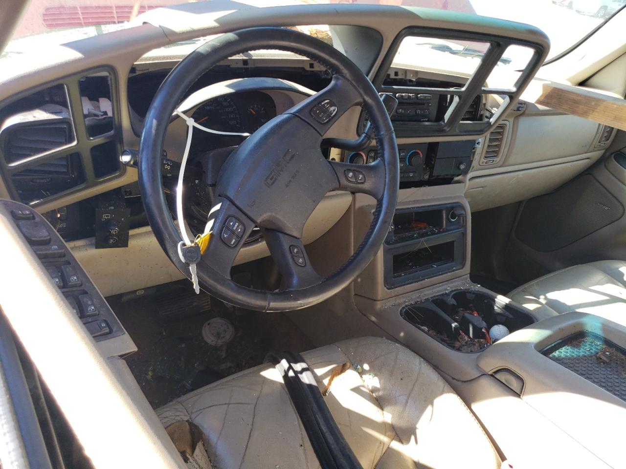2004 GMC Yukon VIN 1GKEC13T44R216836 Copart auction photo, all over damage thumbnail 8