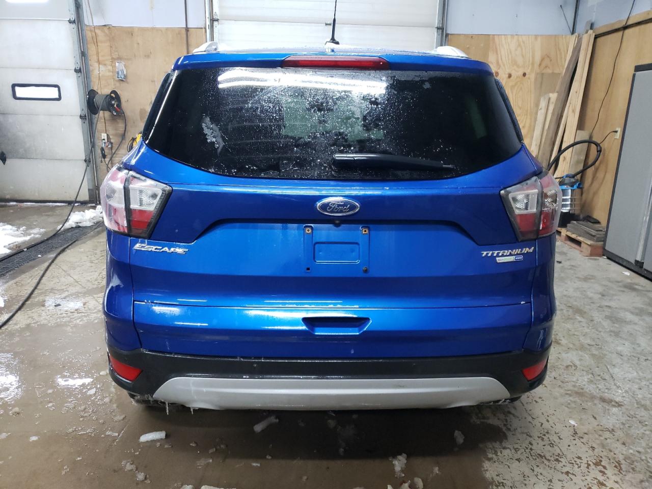 2017 Ford Escape VIN 1FMCU9J9XHUB00853 Copart auction photo, front end / minor dent/scratches damage thumbnail 6