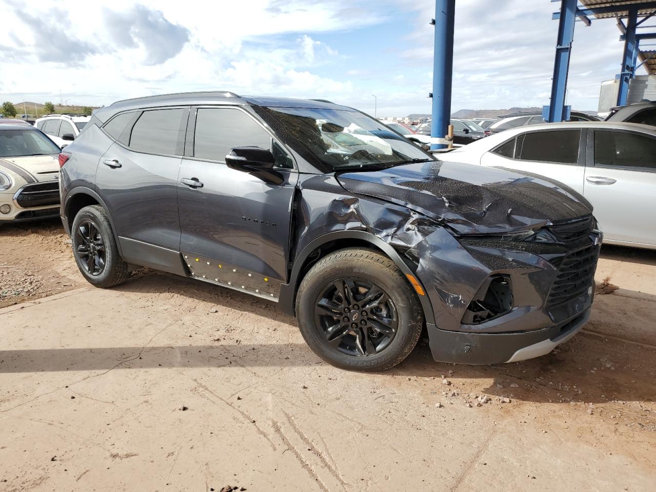 2021 Chevrolet Blazer VIN 3GNKBHRSXMS556683 Copart auction photo, front end / side damage thumbnail 4