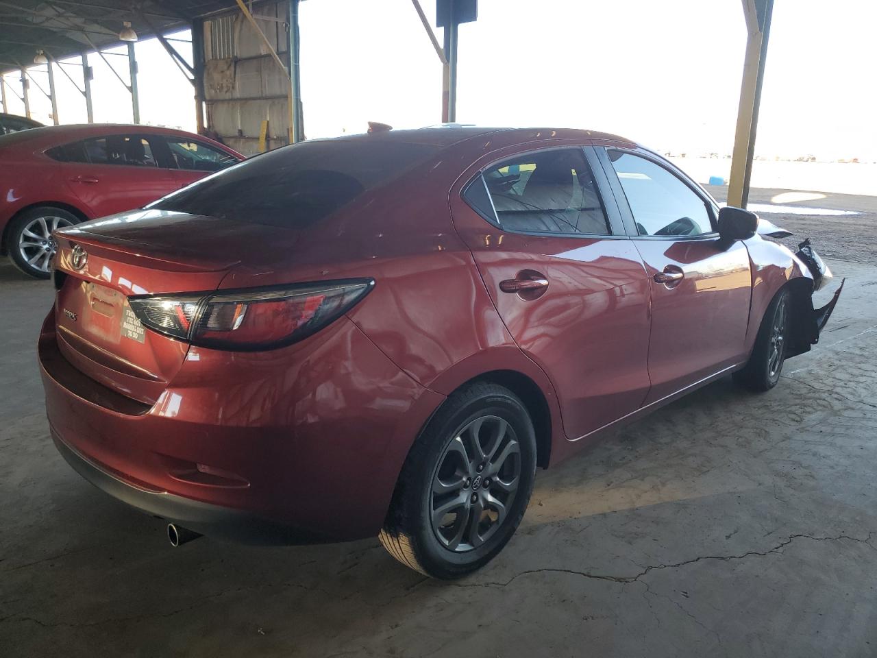 2019 Toyota Yaris VIN 3MYDLBYV0KY523470 Copart auction photo, front end / side damage thumbnail 3