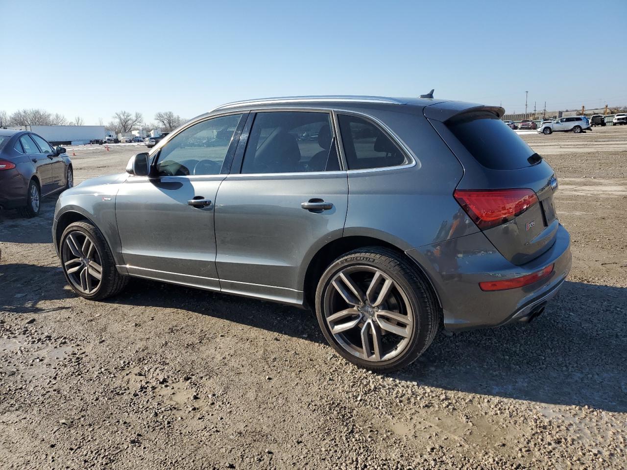 2015 Audi SQ5 VIN WA1CGAFP5FA140125 Copart auction photo, side / minor dent/scratches damage thumbnail 2
