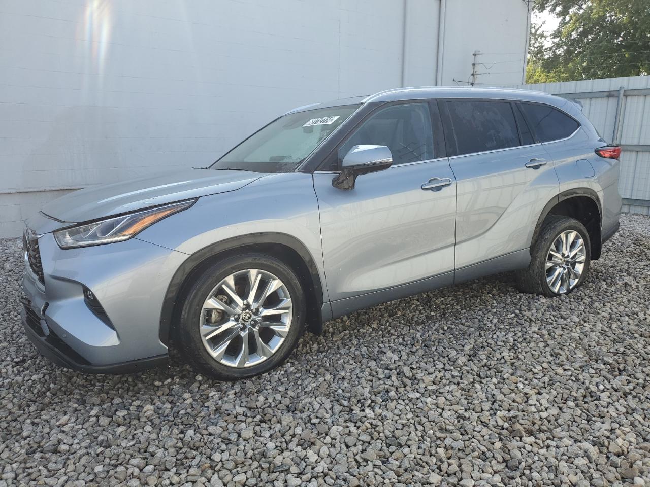 2021 Toyota Highlander VIN 5TDDZRBH9MS081372
