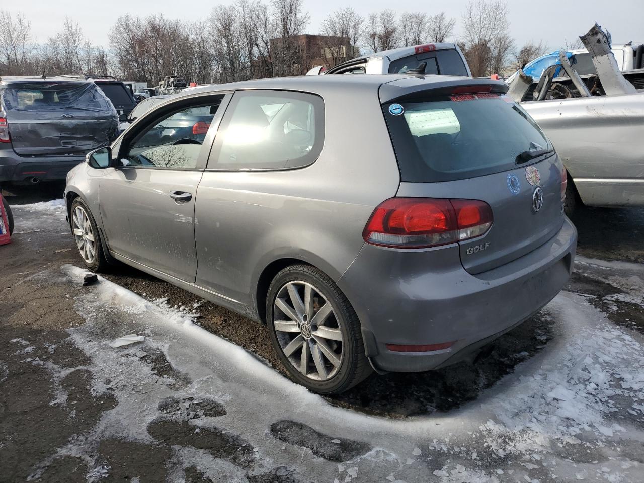 2010 Volkswagen Golf VIN WVWMM7AJ1AW385136 Copart auction photo, front end damage thumbnail 2