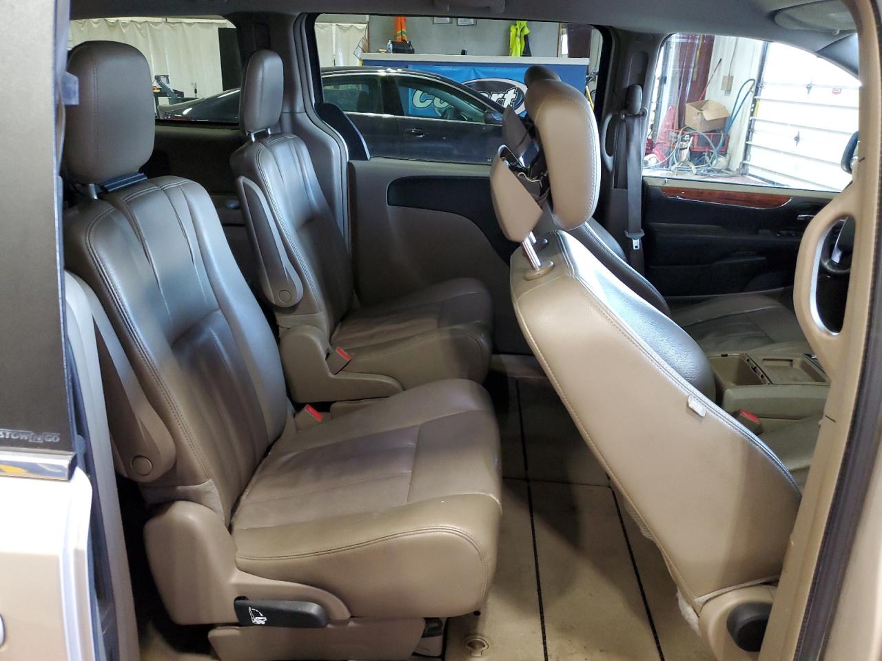 2013 Chrysler Town & Country VIN 2C4RC1BG8DR689246 Copart auction photo, front end damage thumbnail 11