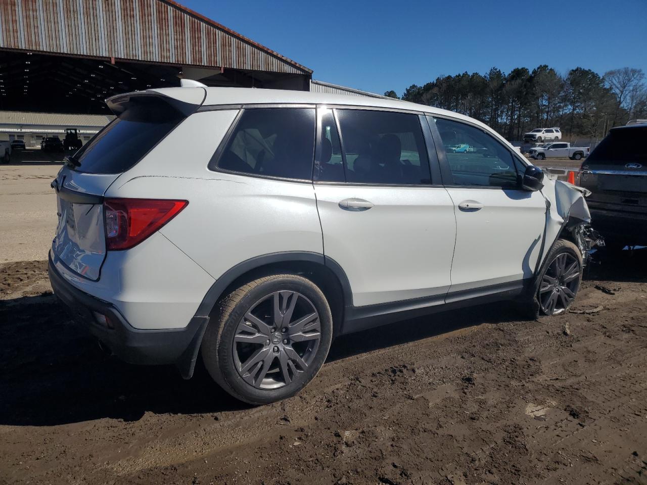 2021 Honda Passport VIN 5FNYF7H53MB010829 Copart auction photo, front end damage thumbnail 3