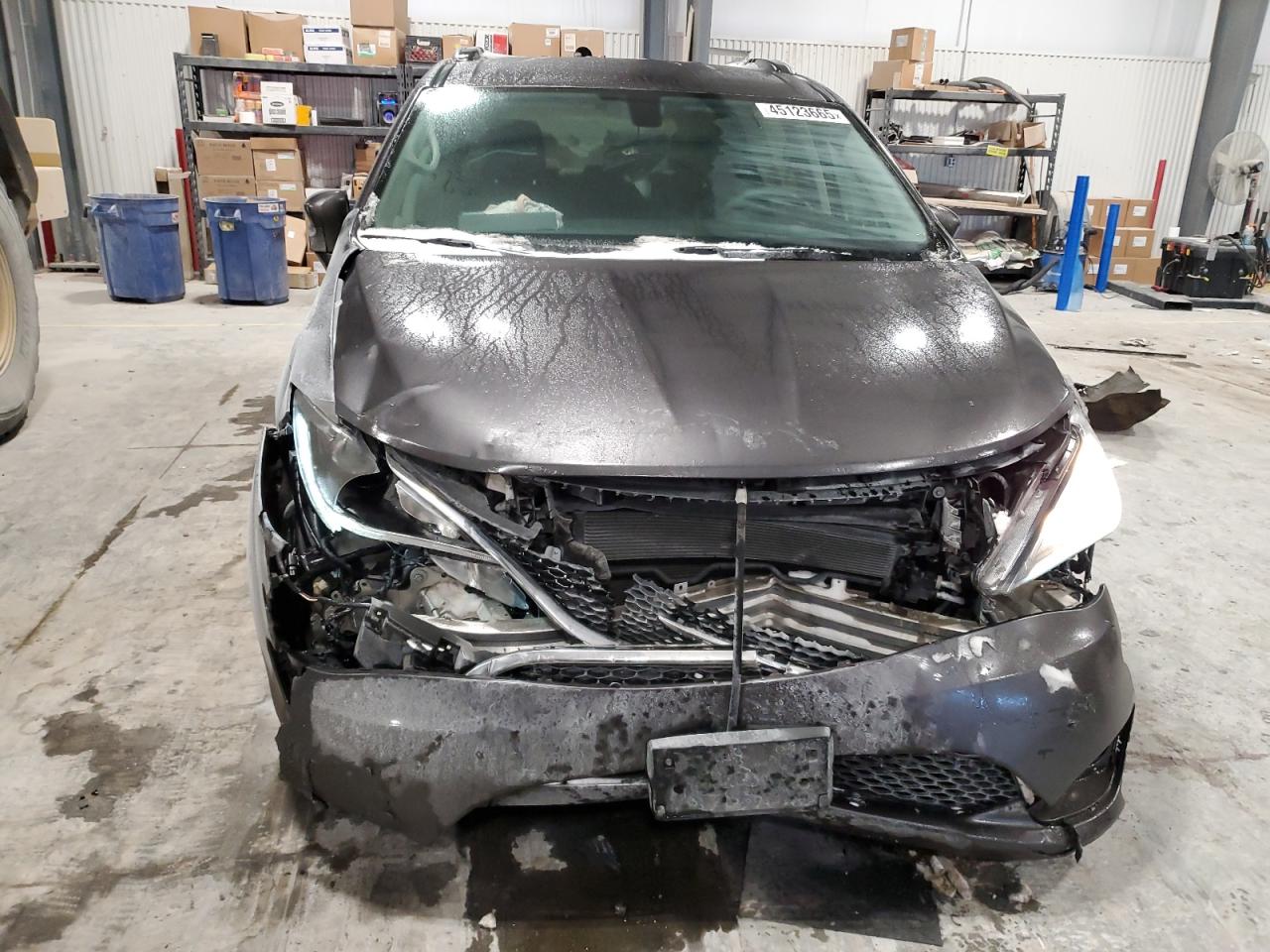 2018 Chrysler Pacifica VIN 2C4RC1BGXJR280421 Copart auction photo, front end damage thumbnail 5