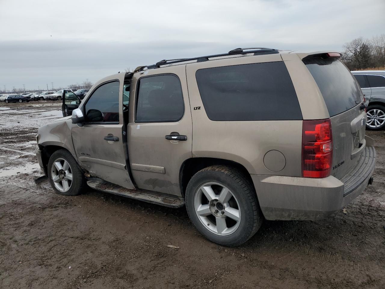 2007 Chevrolet Tahoe VIN 1GNFK130X7R400537 Copart auction photo, front end / side damage thumbnail 2