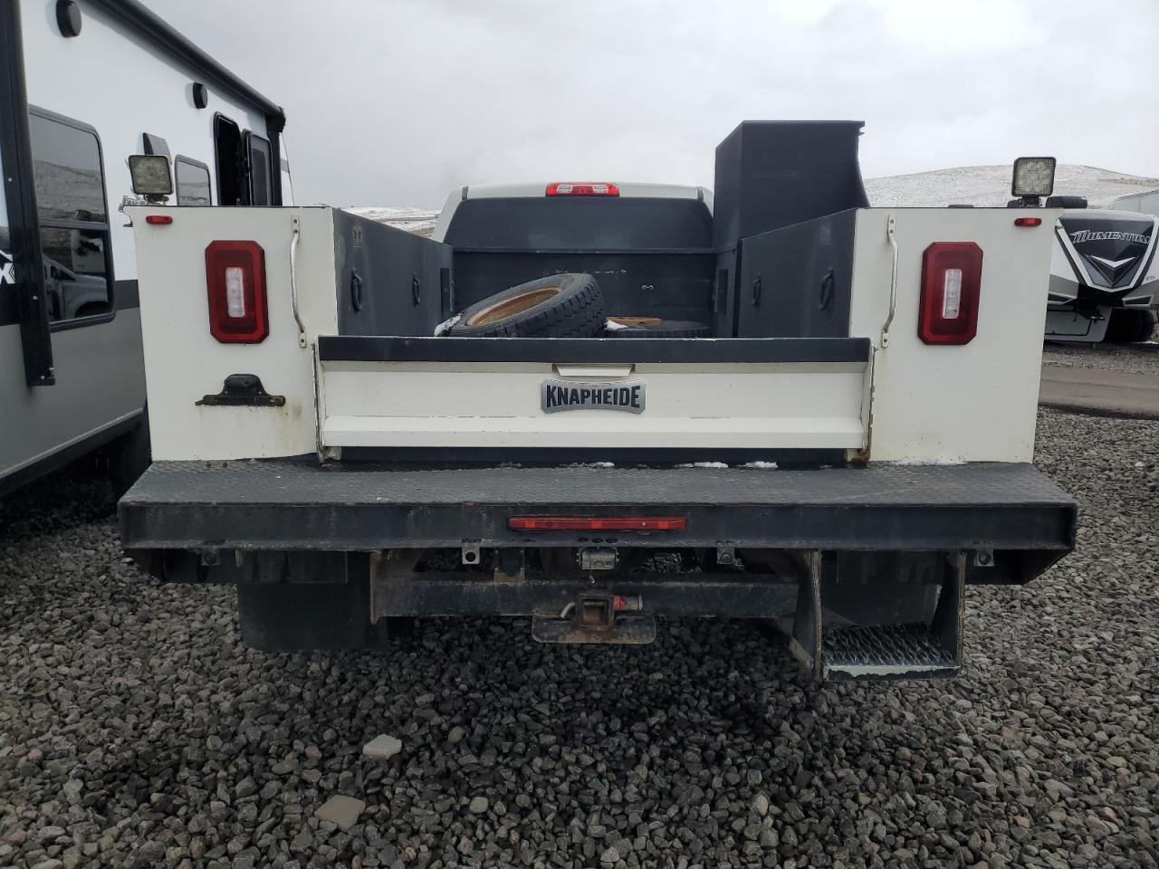 2018 Chevrolet Silverado VIN 1GB4KZCY0JF186983 Copart auction photo, minor dent/scratches damage thumbnail 6