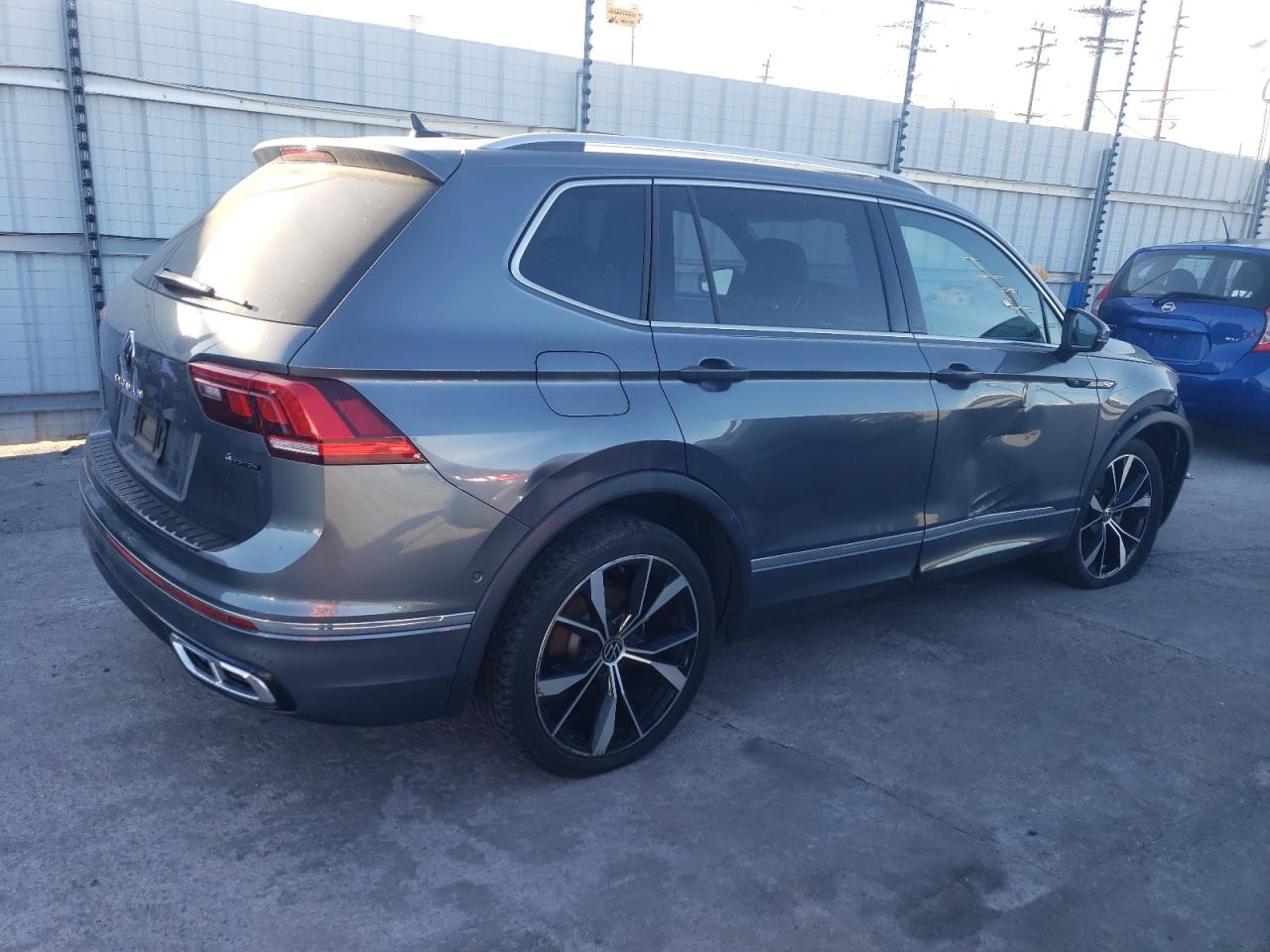 2022 Volkswagen Tiguan VIN 3VV4B7AXXNM151059 Copart auction photo, front end / side damage thumbnail 3