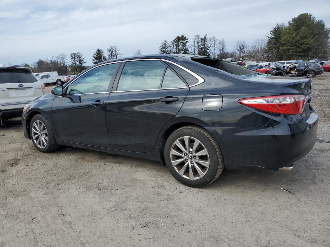 2016 Toyota Camry VIN 4T1BK1FK6GU576238 Copart auction photo, rear end / minor dent/scratches damage thumbnail 2