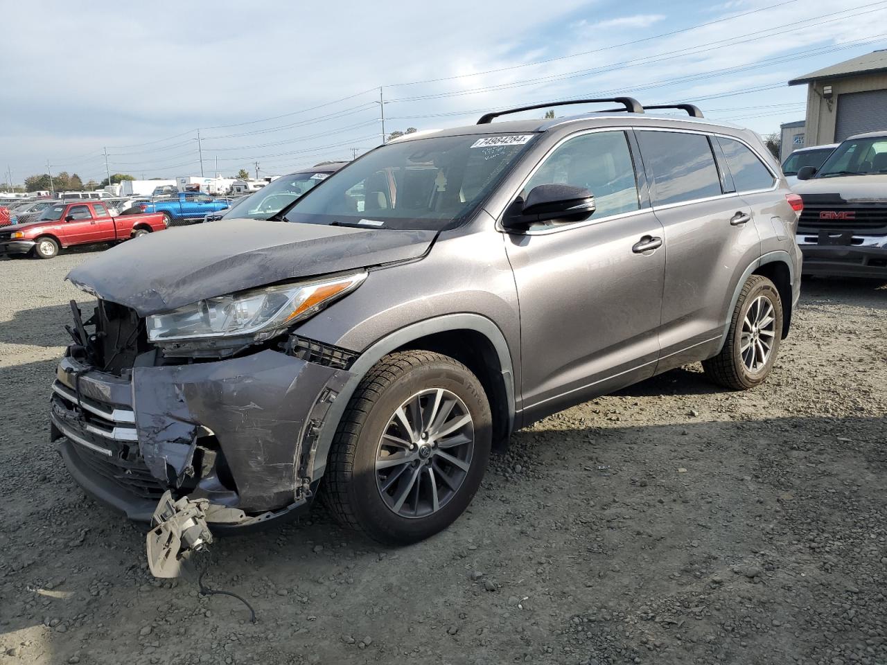 2018 Toyota Highlander VIN 5TDJZRFH3JS538010