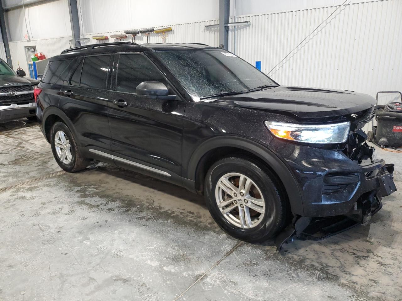 2020 Ford Explorer VIN 1FMSK8DH3LGC90226 Copart auction photo, front end / side damage thumbnail 4