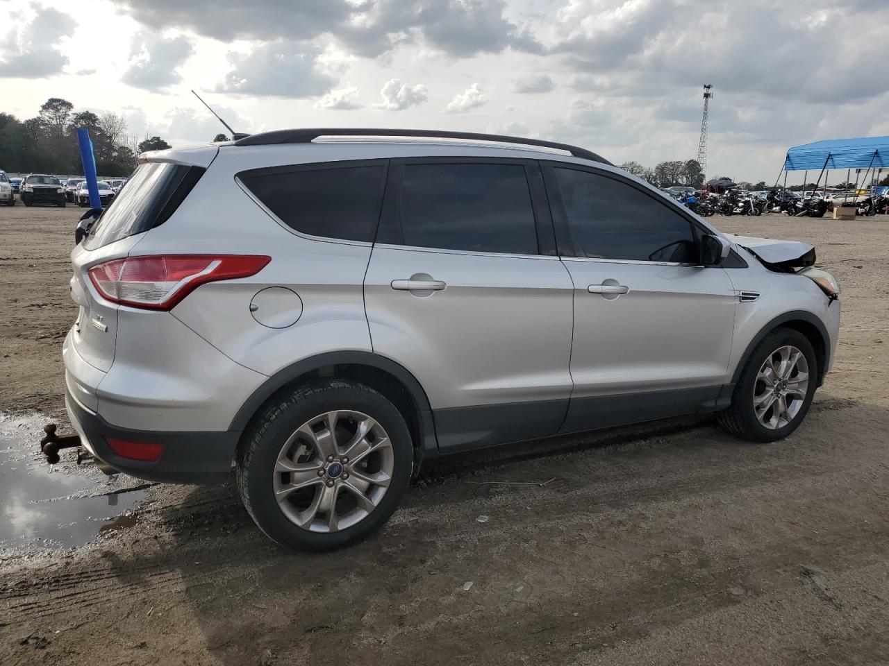 2015 Ford Escape VIN 1FMCU0GX2FUB36390 Copart auction photo, front end damage thumbnail 3