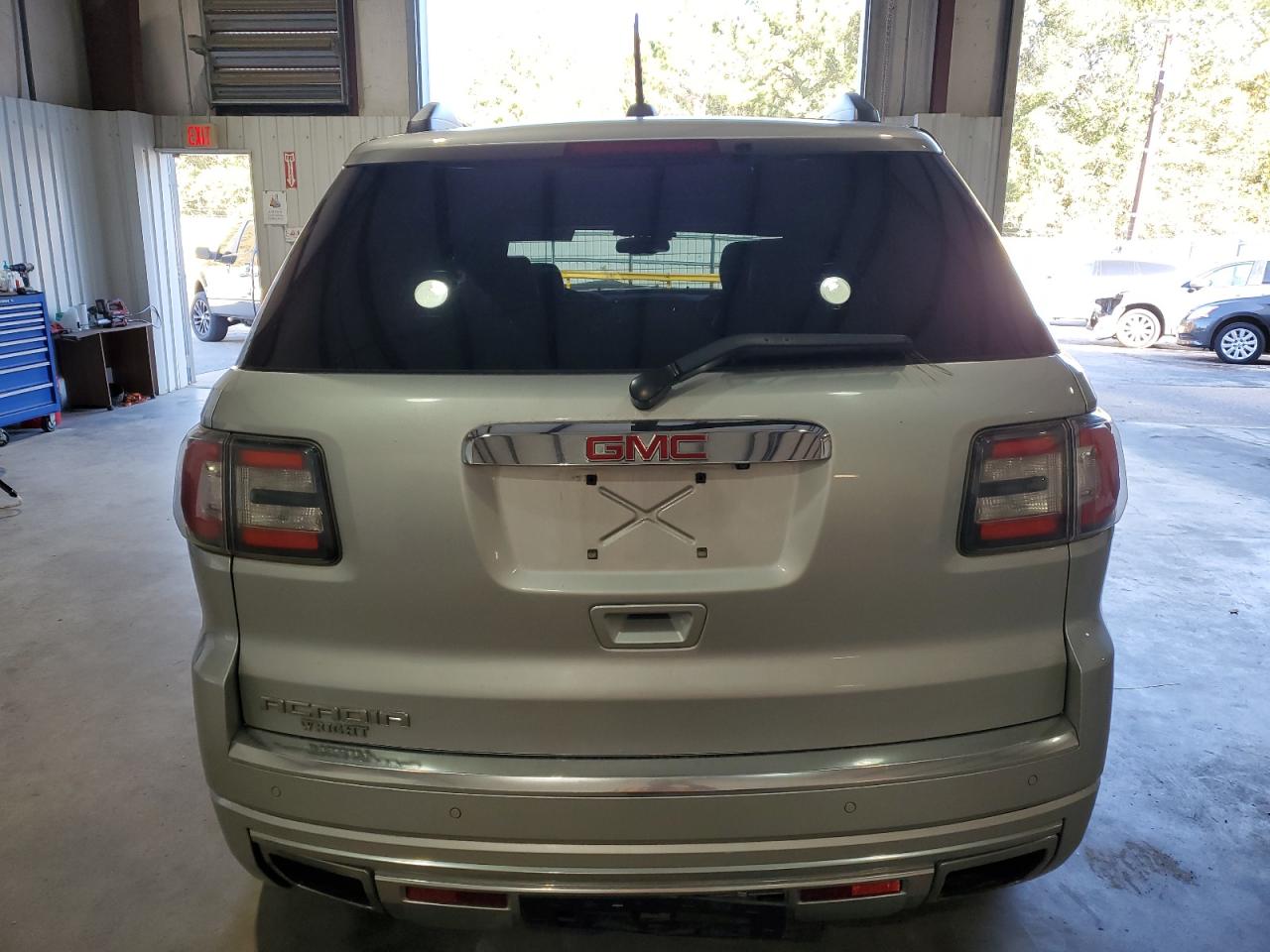 2016 GMC Acadia VIN 1GKKRTKD7GJ261523 Copart auction photo, front end / minor dent/scratches damage thumbnail 6