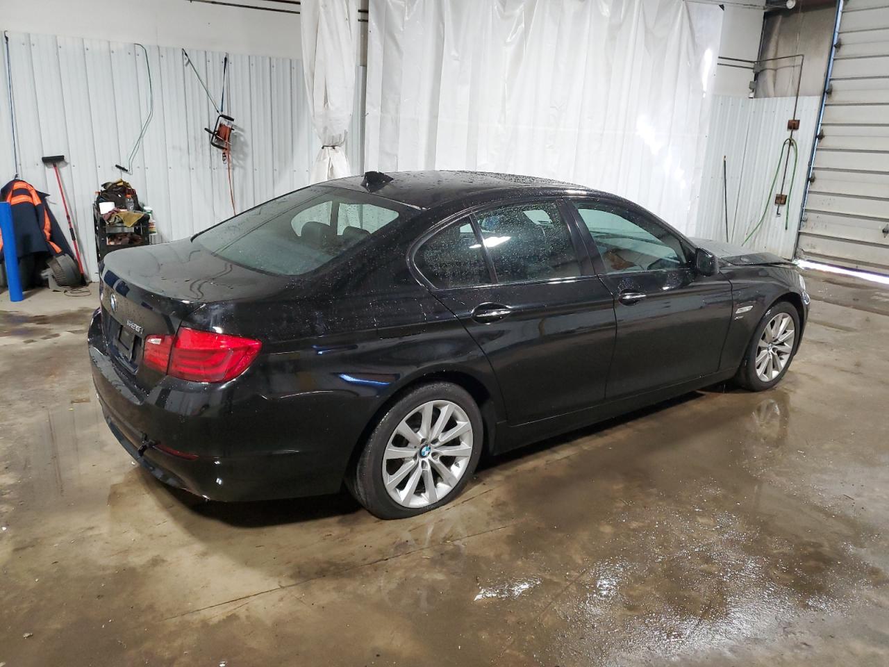 2012 BMW 5er VIN WBAXH5C58CDW11044 Copart auction photo, front end damage thumbnail 3