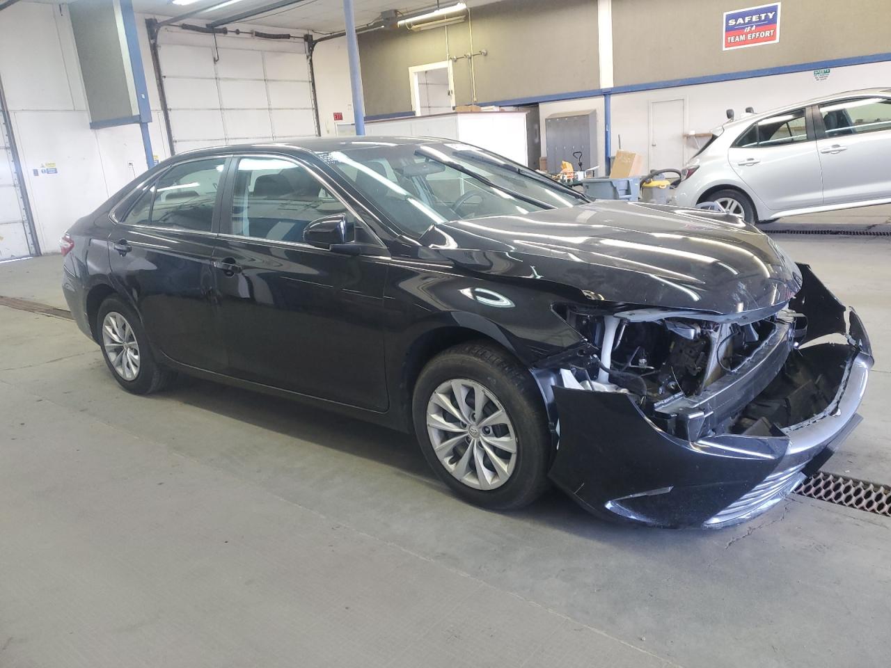 2016 Toyota Camry VIN 4T4BF1FK8GR523096 Copart auction photo, front end / side damage thumbnail 4