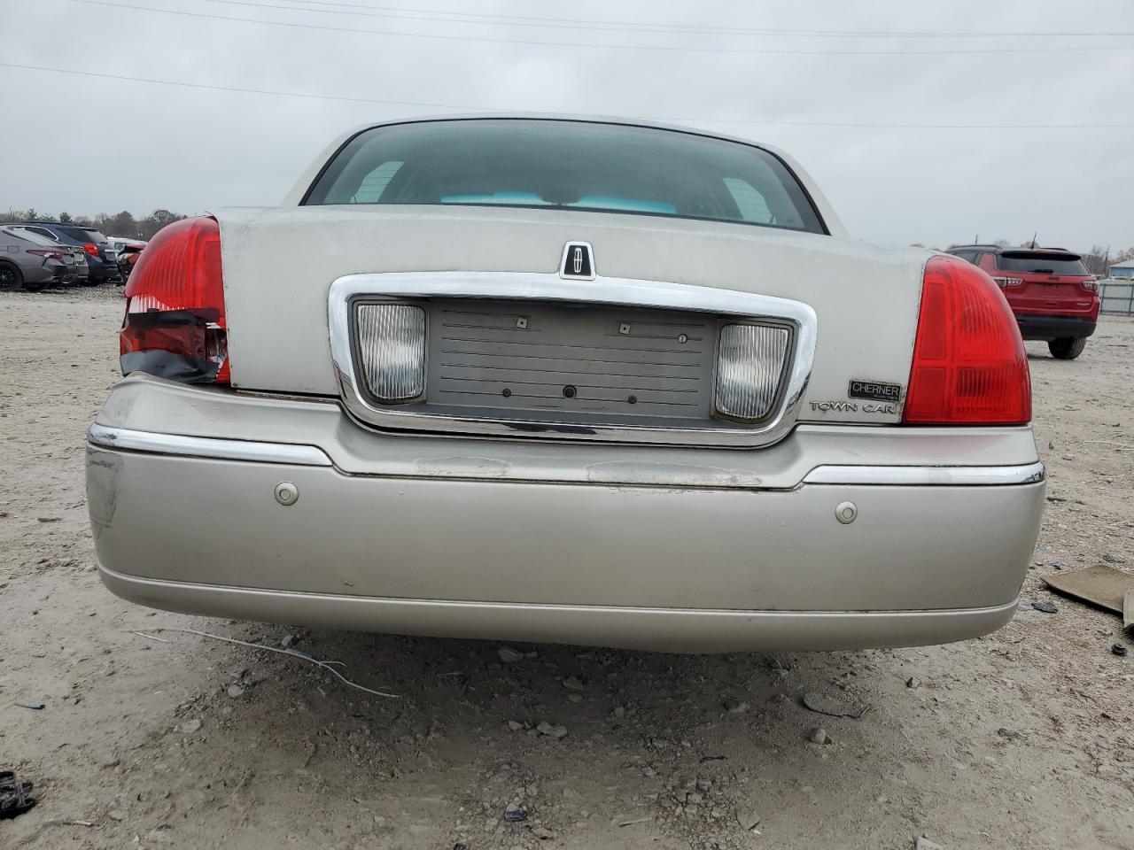 2005 Lincoln Town Car VIN 1LNHM82W15Y661449 Copart auction photo, rear end damage thumbnail 6
