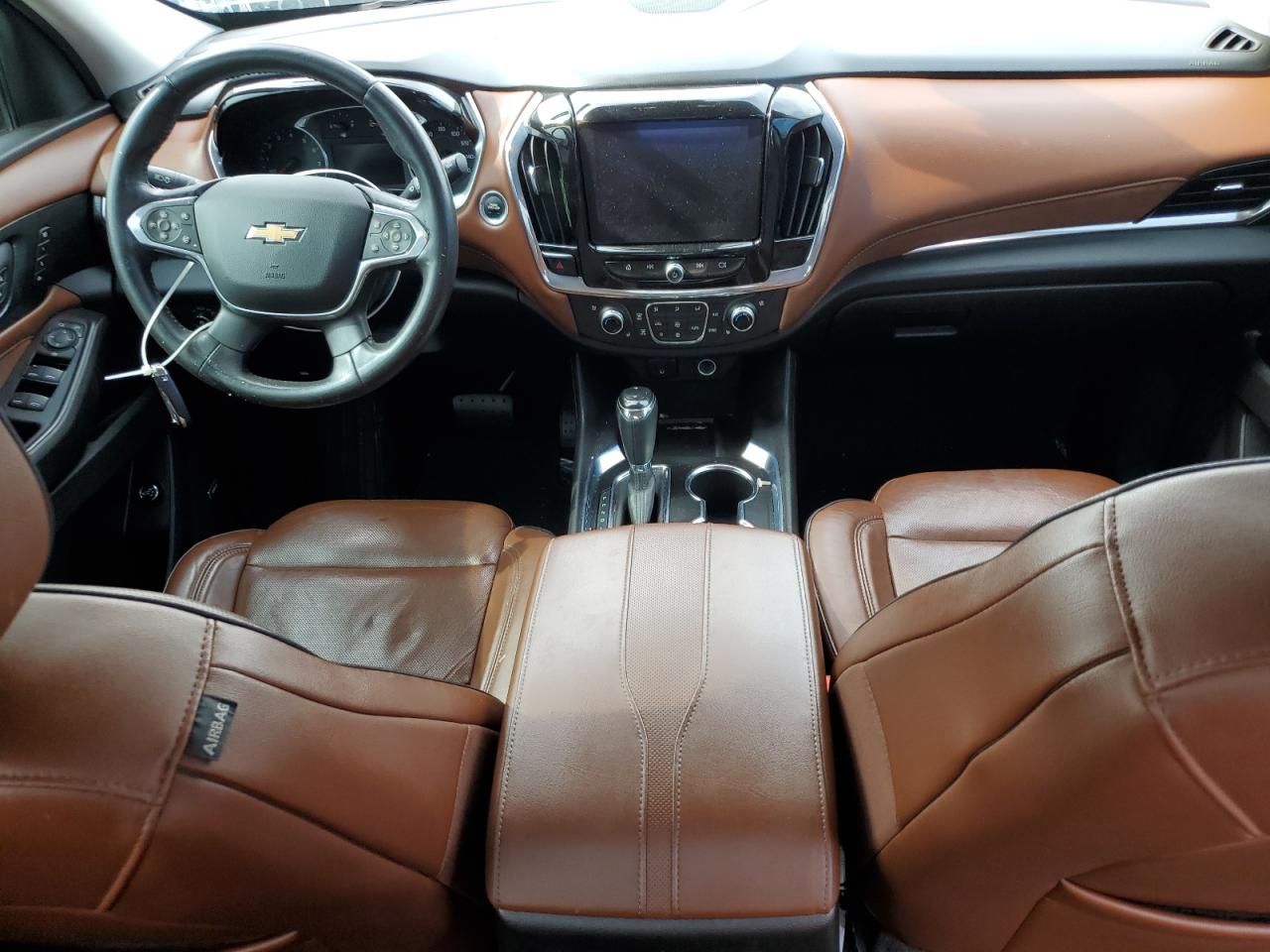2018 Chevrolet Traverse VIN 1GNEVKKW6JJ137984 Copart auction photo, rear end / side damage thumbnail 8