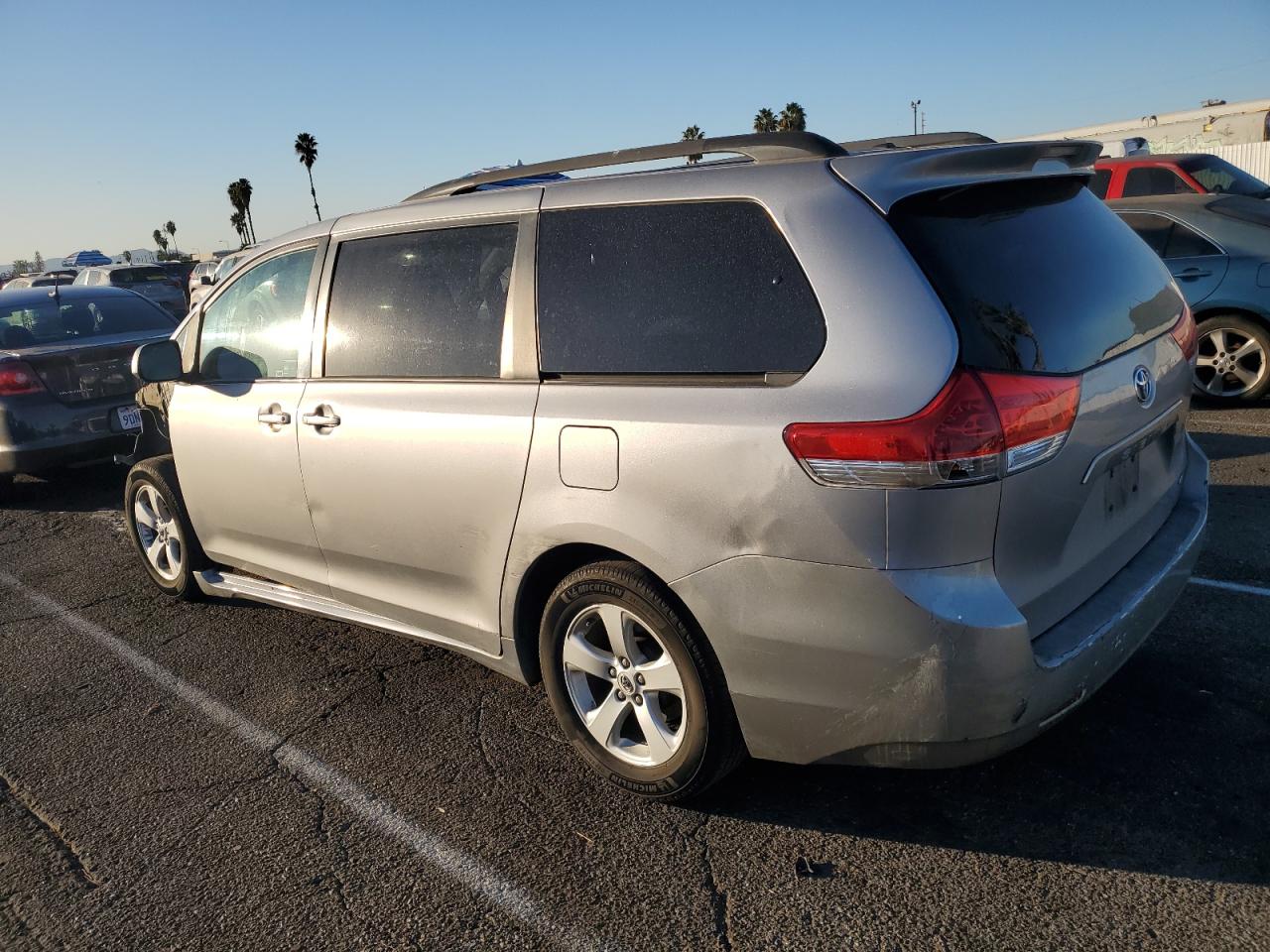 2012 Toyota Sienna VIN 5TDKK3DC1CS212755 Copart auction photo, front end / minor dent/scratches damage thumbnail 2