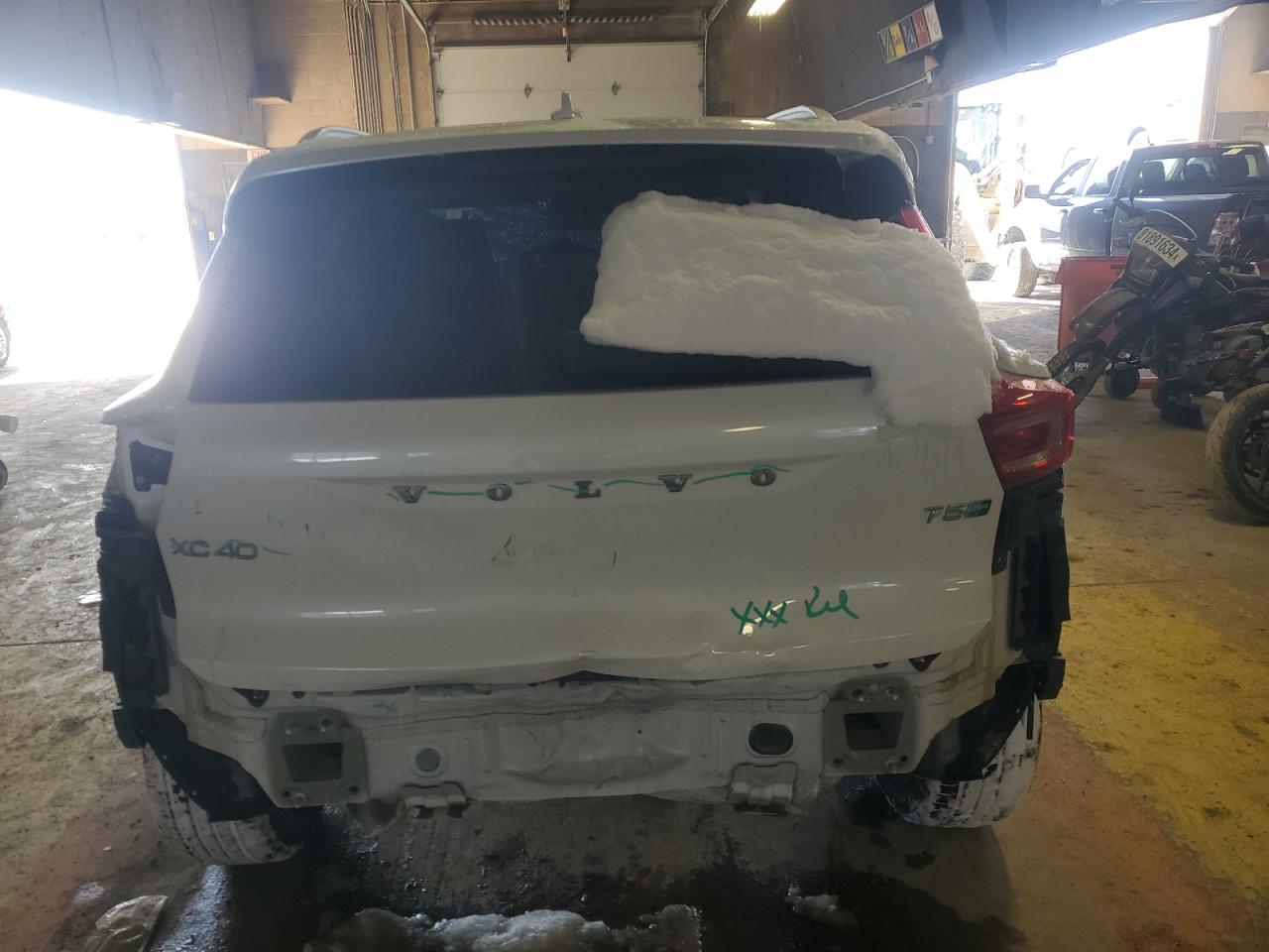 2019 Volvo XC40 VIN YV4162UL2K2053399 Copart auction photo, rear end / minor dent/scratches damage thumbnail 6