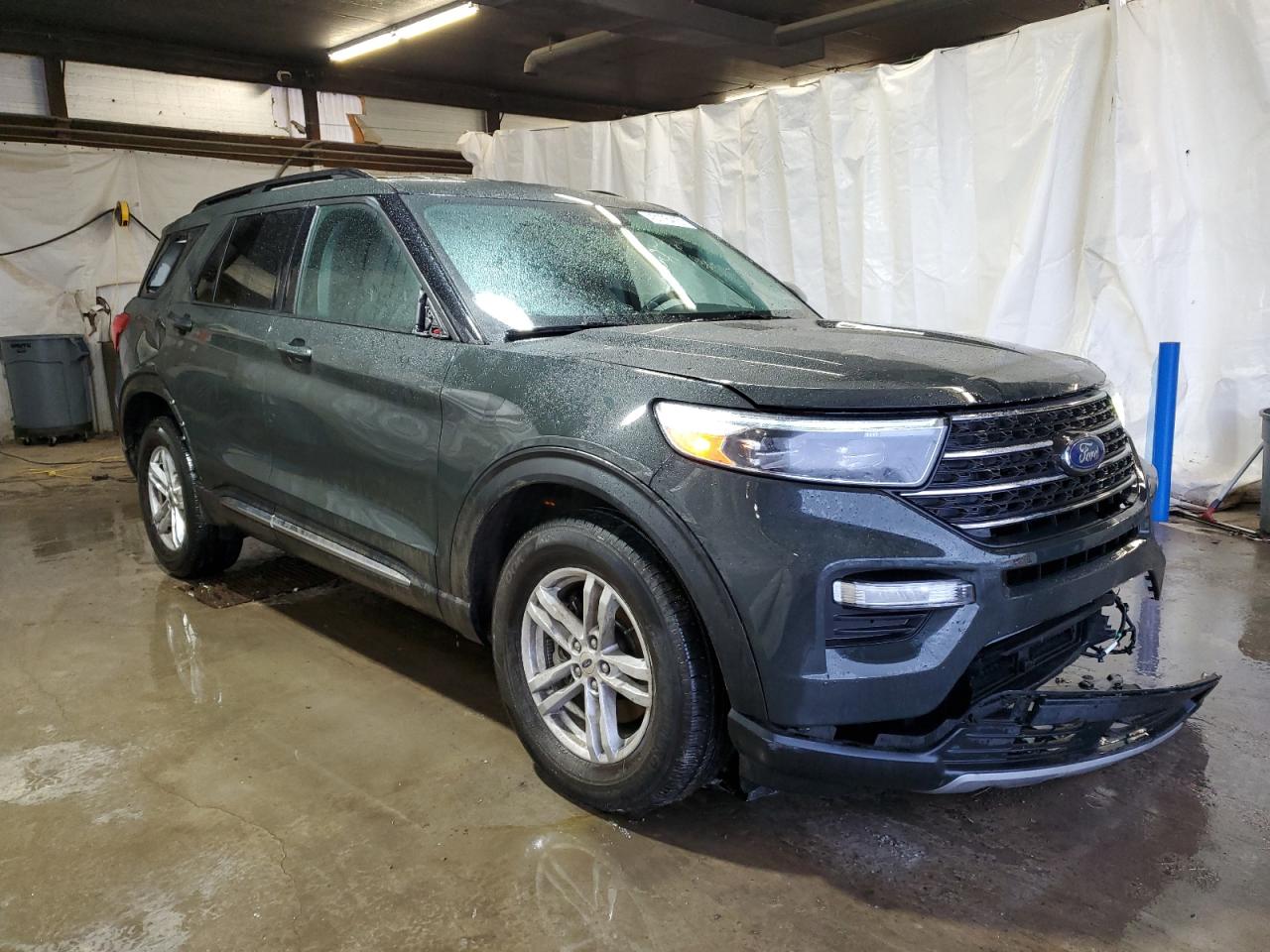 2022 Ford Explorer VIN 1FMSK8DH0NGA82453 Copart auction photo, front end / side damage thumbnail 4