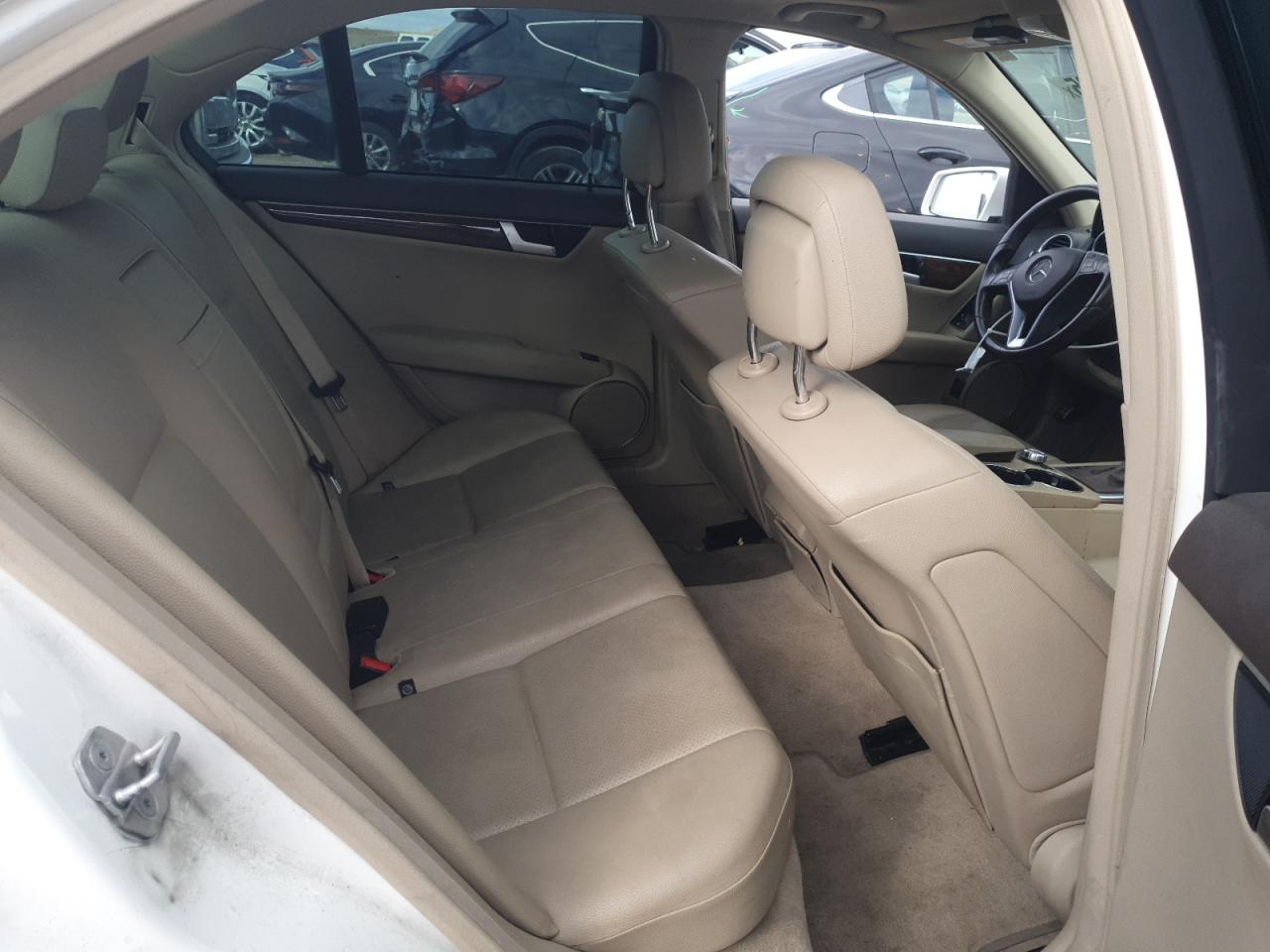 2013 Mercedes-Benz C-klasse VIN WDDGF8AB5DR253477 Copart auction photo, front end damage thumbnail 10