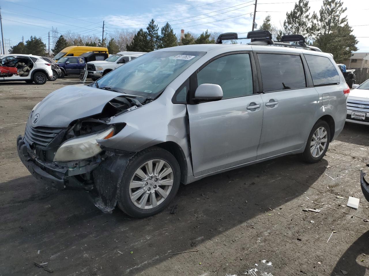 2011 Toyota Sienna VIN 5TDJK3DC7BS024977