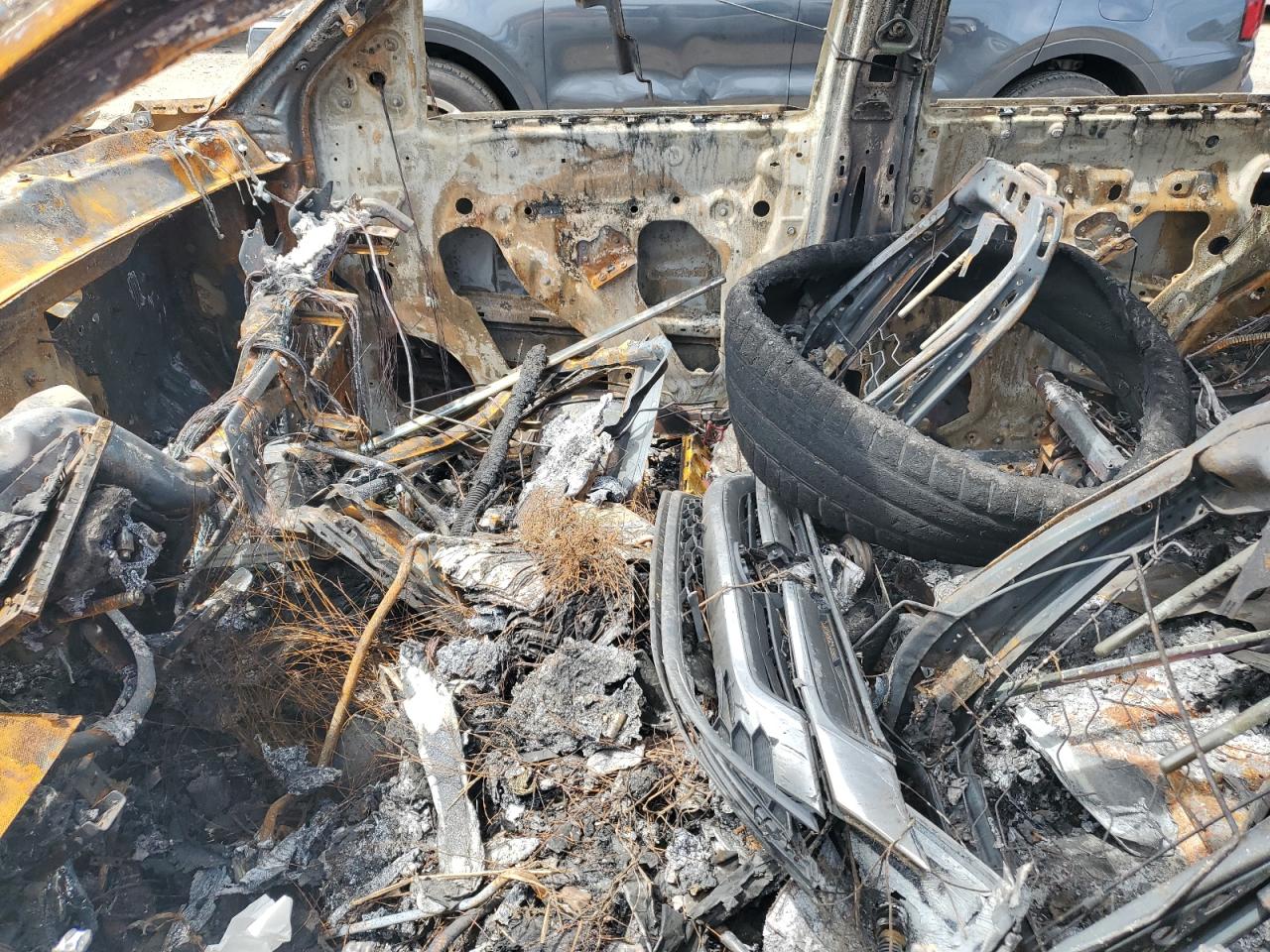 2017 Chevrolet Tahoe VIN 1GNSCCKC4HR356636 Copart auction photo, burn damage thumbnail 7