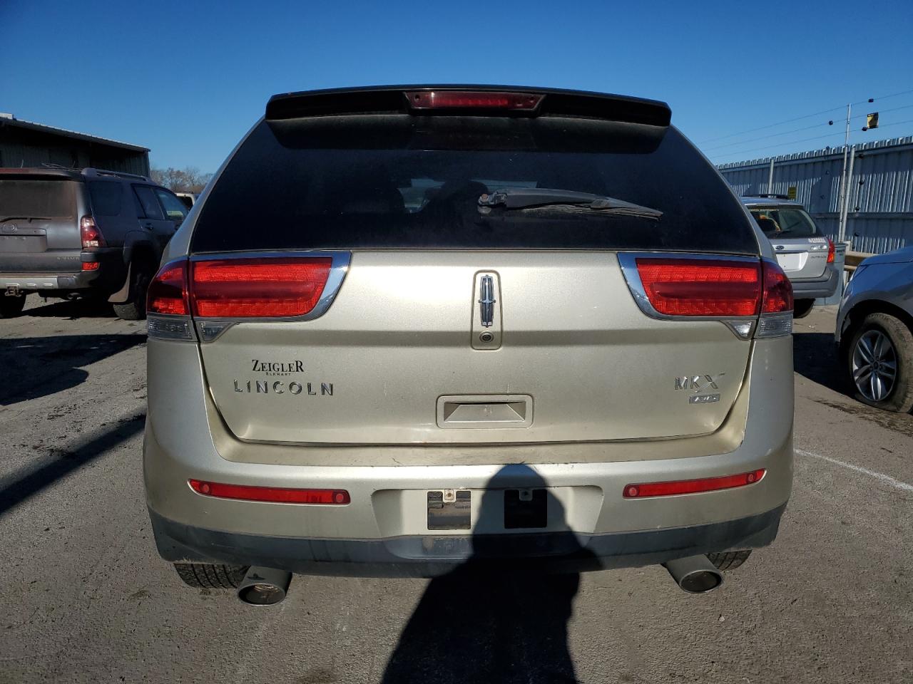 2011 Lincoln MKX VIN 2LMDJ8JK4BBJ05512 Copart auction photo, all over / undercarriage damage thumbnail 6