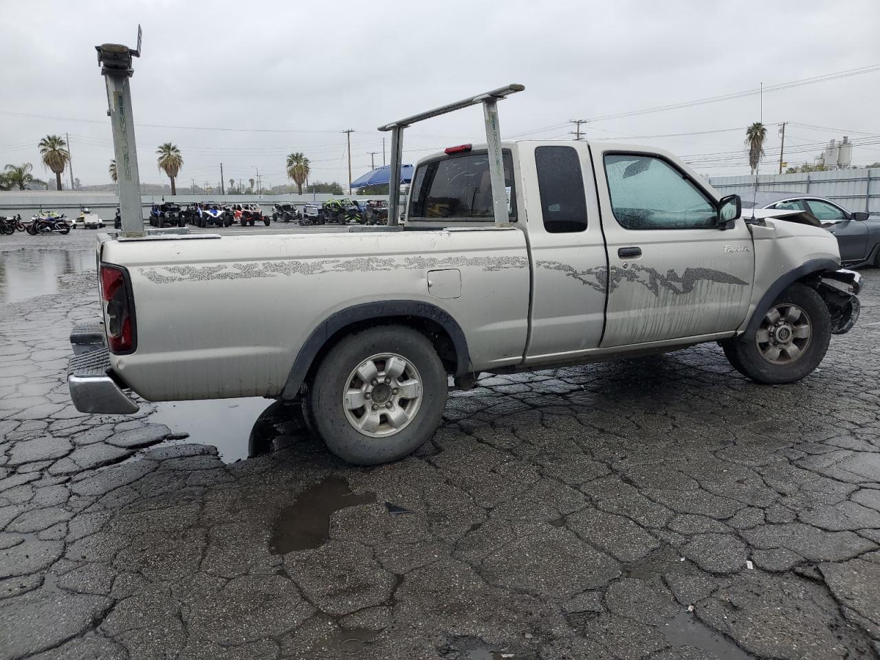 1999 Nissan Navara (Frontier) VIN 1N6DD26S4XC327016 Copart auction photo, front end / rear end damage thumbnail 3